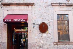 Alojamiento - Casa Eugenia Hotel