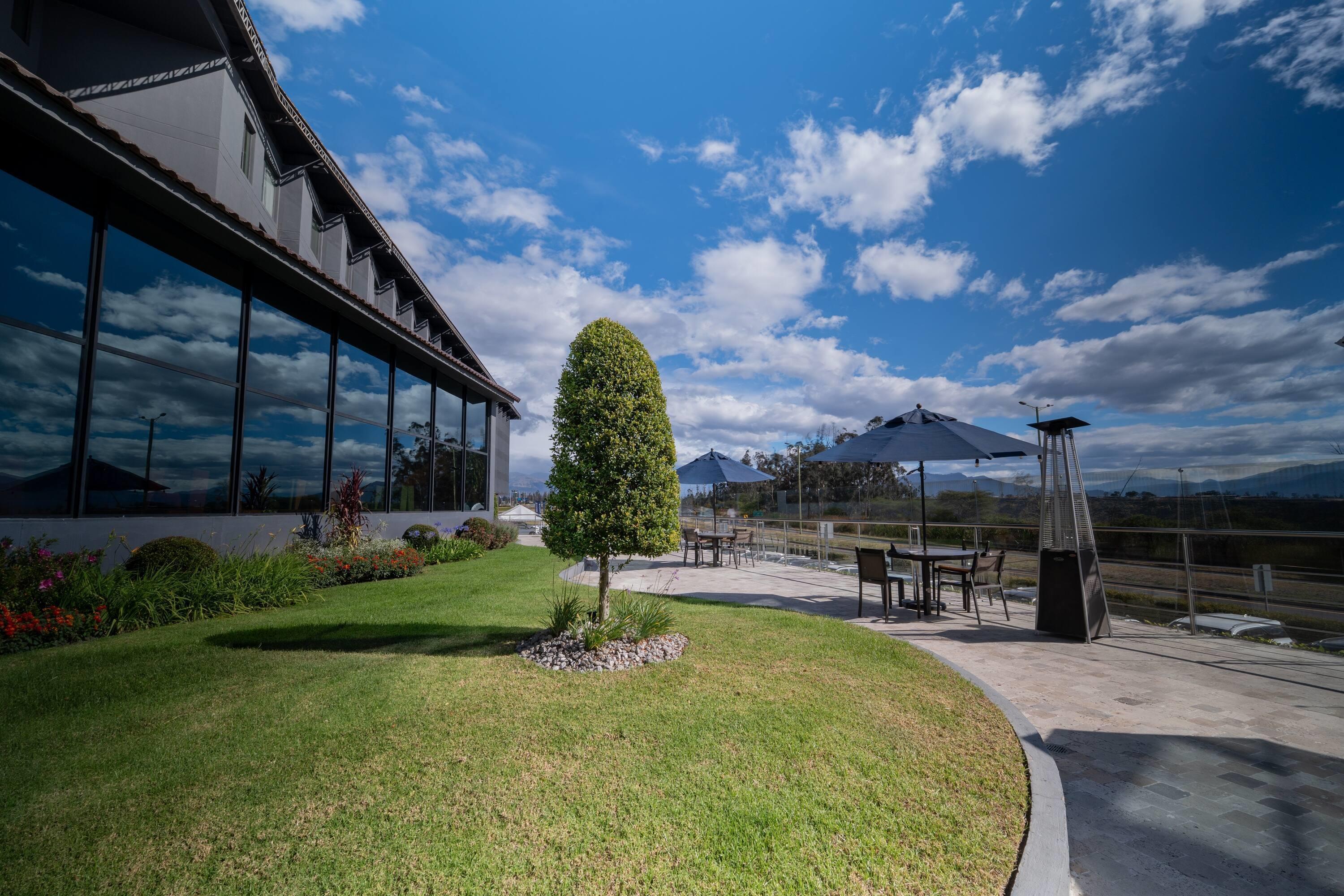 Vista Exterior Wyndham Quito Airport