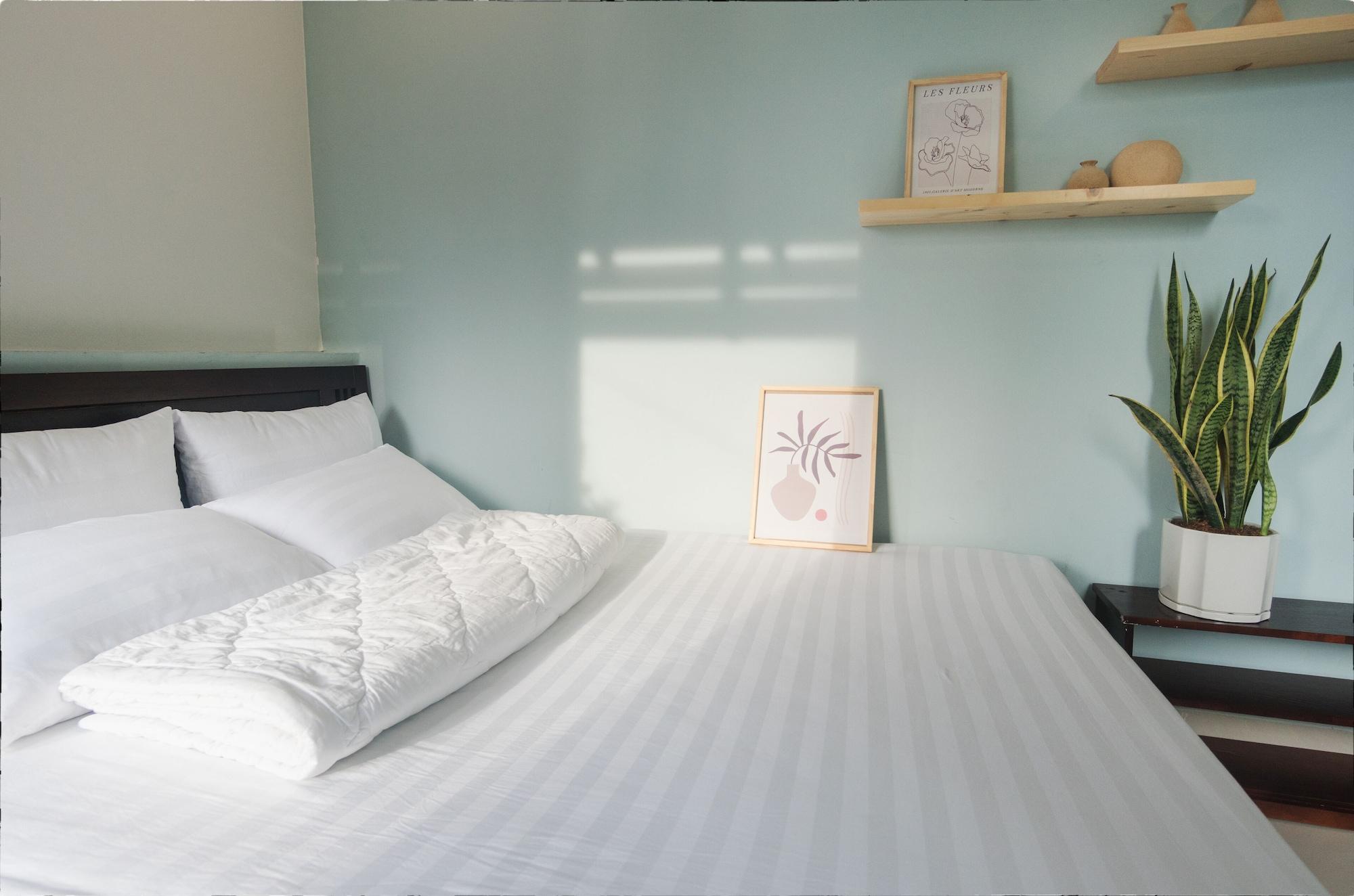 Varios OYO 1168 Elly's Home 2