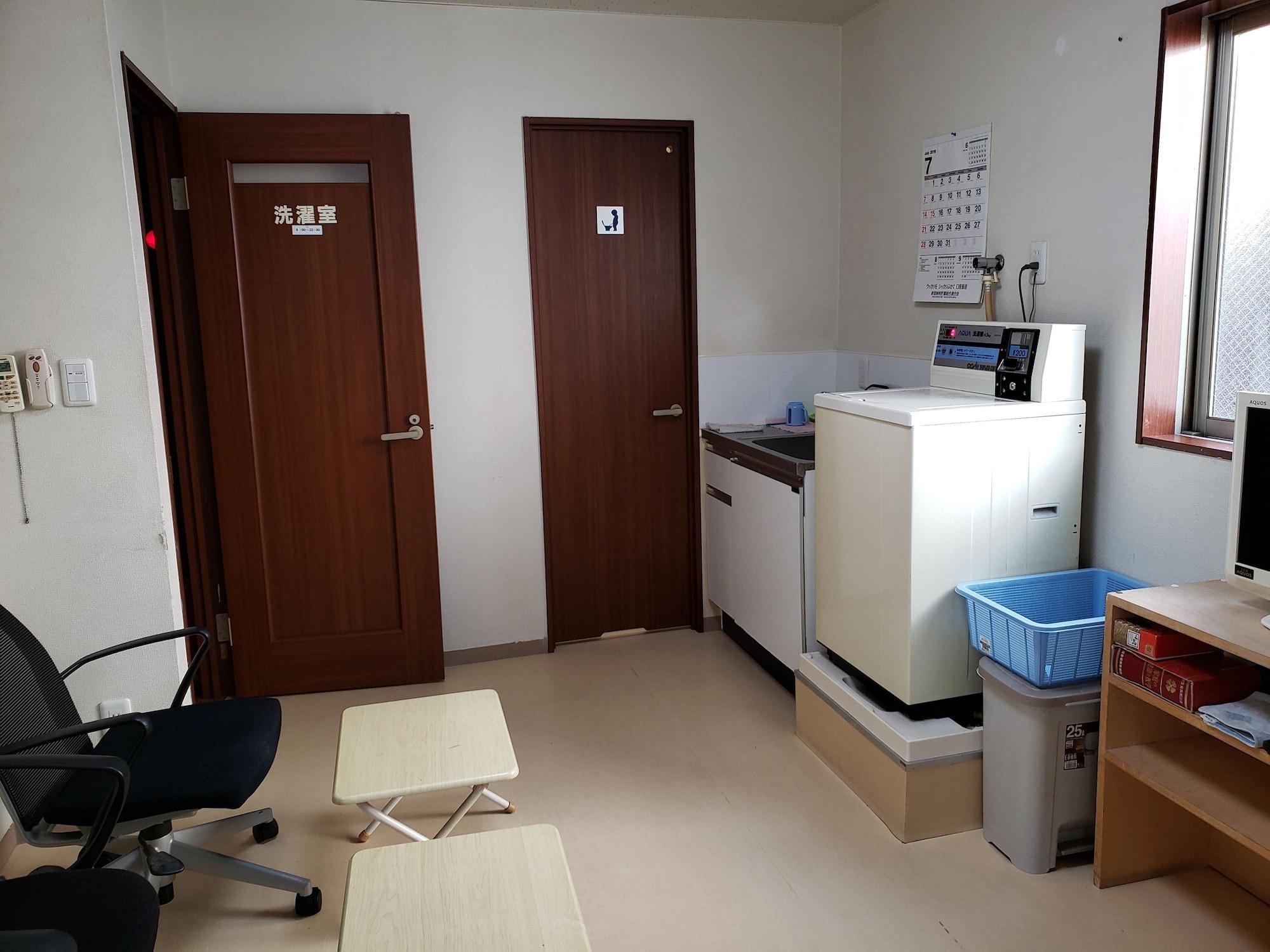 Instalaciones Recreativas Yamate Rest House - Hostel, Caters to Men