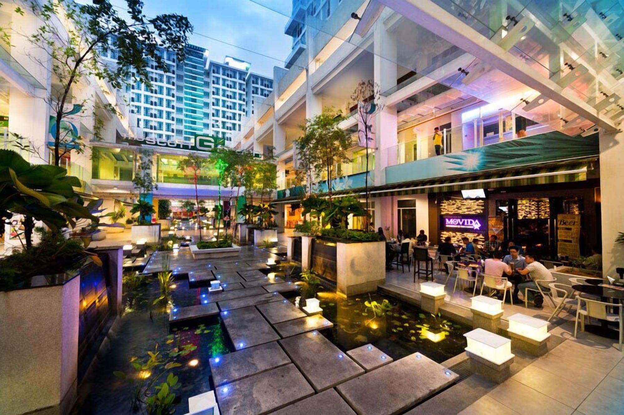 Vista Exterior S-Suites at Scott Garden