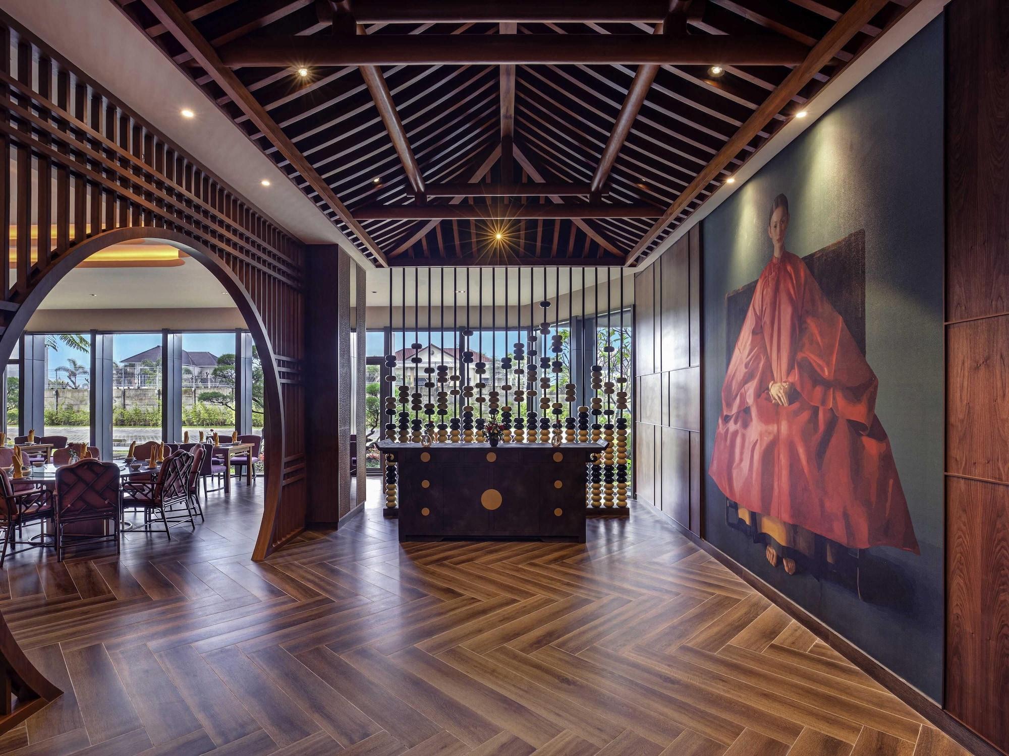 Vista Exterior Grand Mercure Malang Mirama