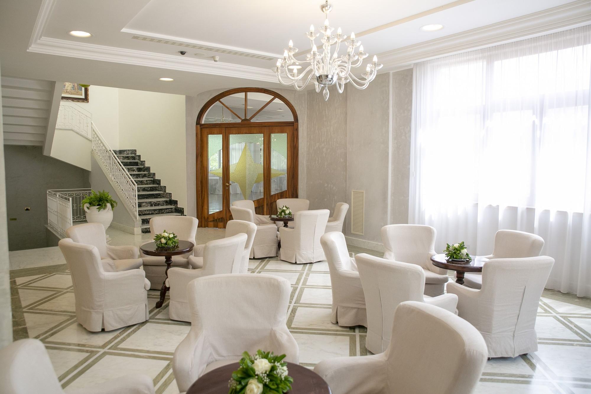 Vista Lobby Resort Sant'Angelo & Spa