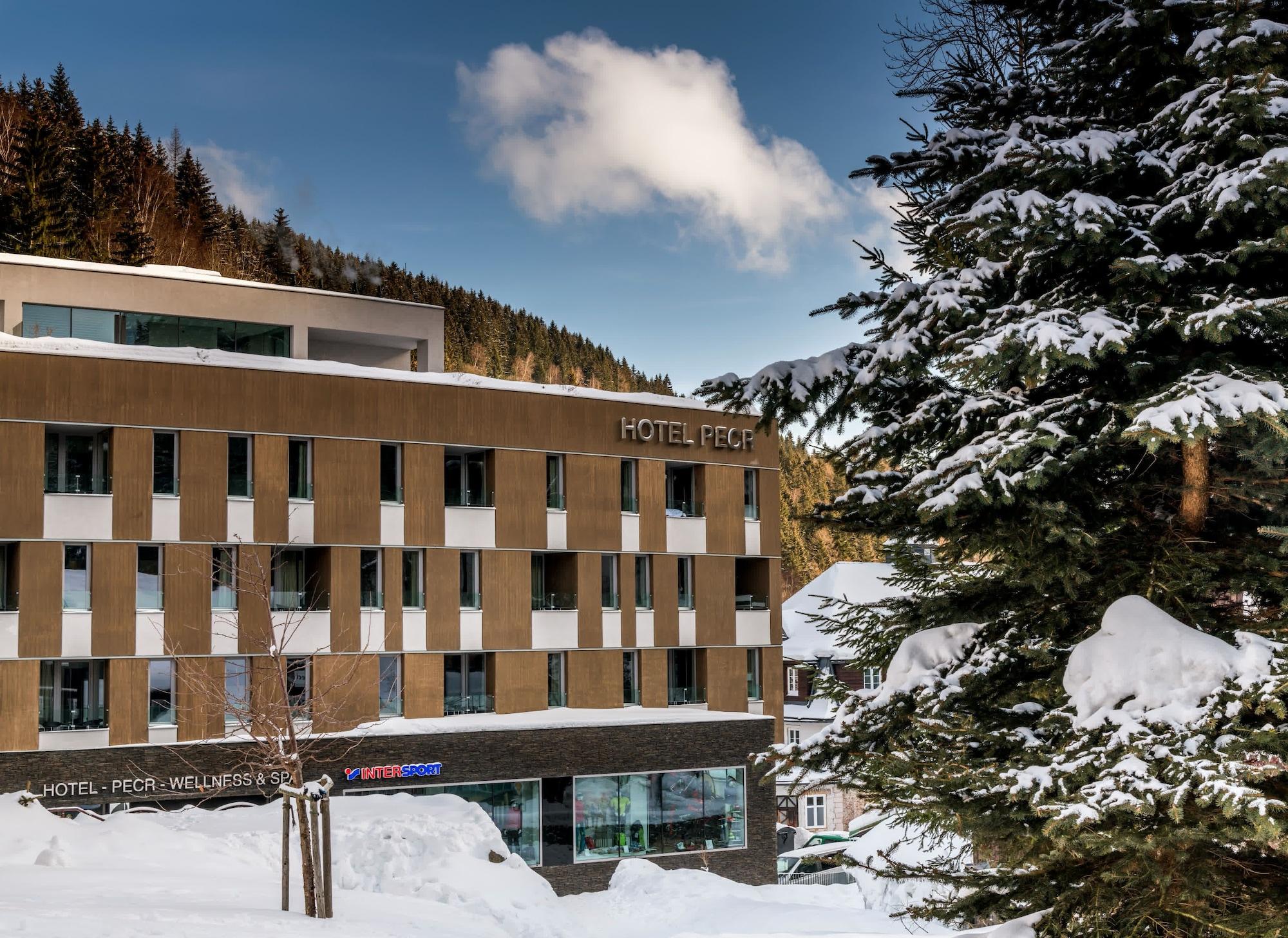 Varios Hotel Pecr Well