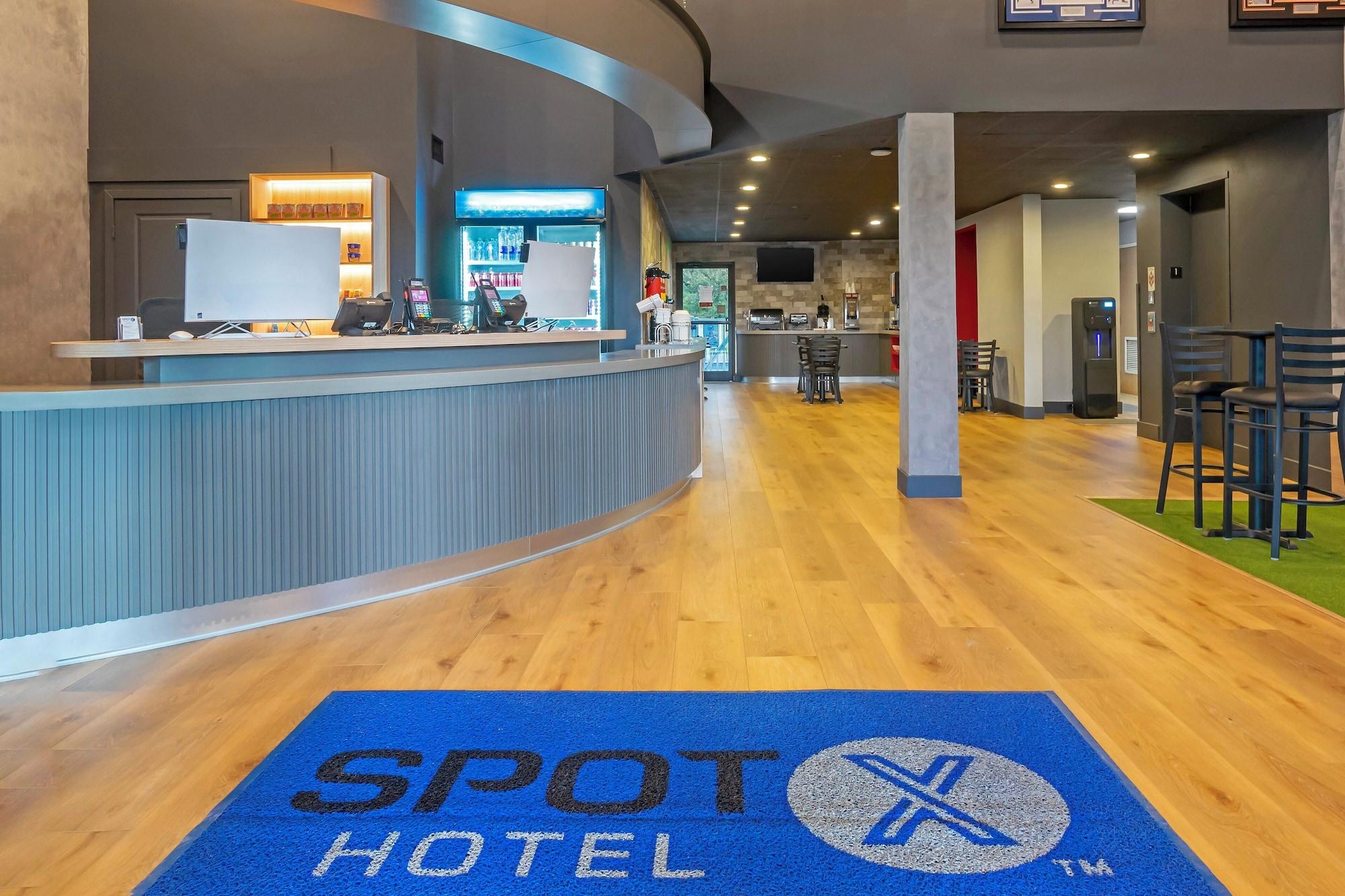 Vista Lobby SPOT X Hotel Tampa - Wesley Chapel by The Red Collection