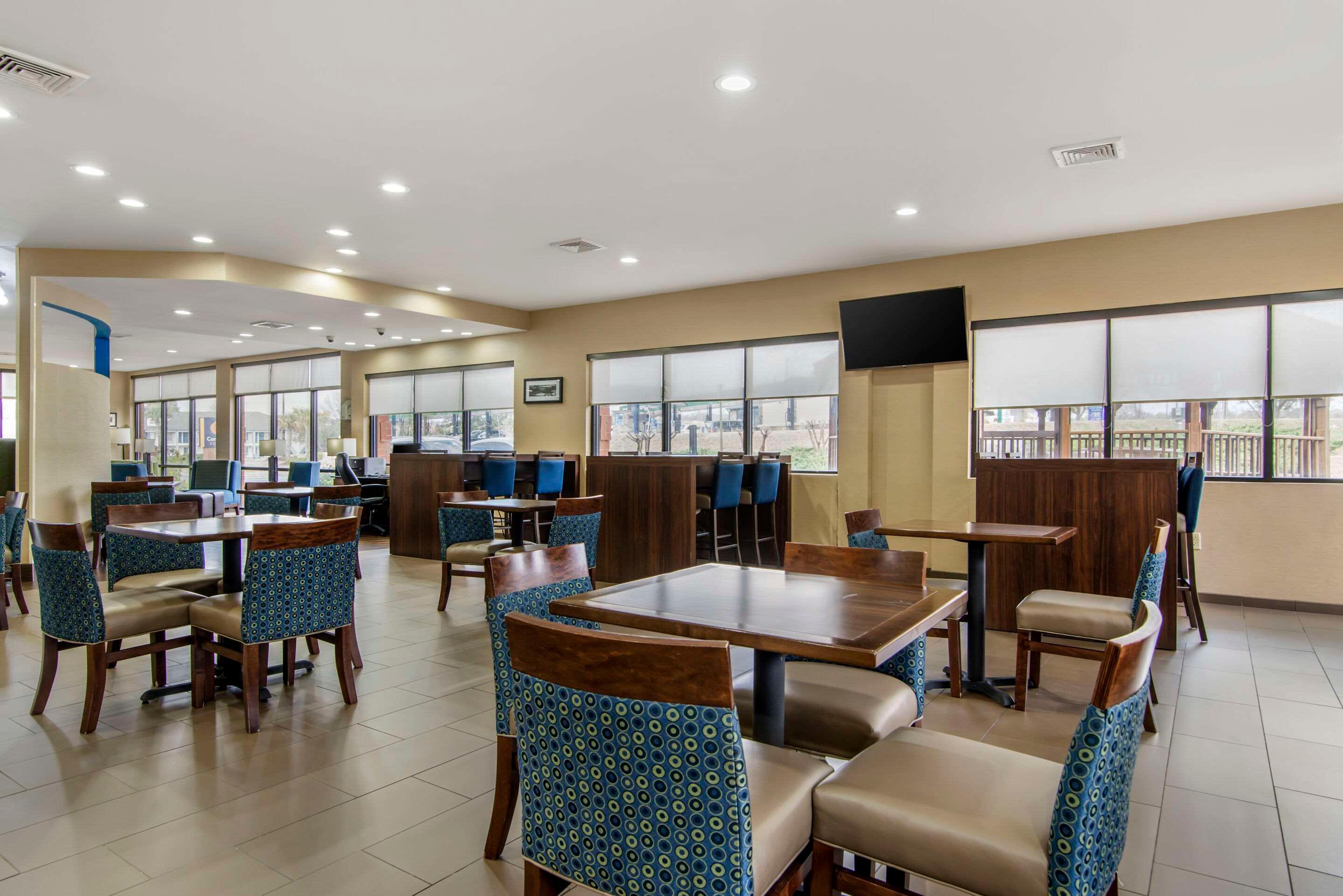 Restaurant Comfort Suites Macon Northwest