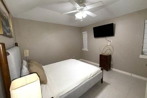 Alquiler Vacacional - Charming 3-bedroom house with AC and fitness space in Laredo