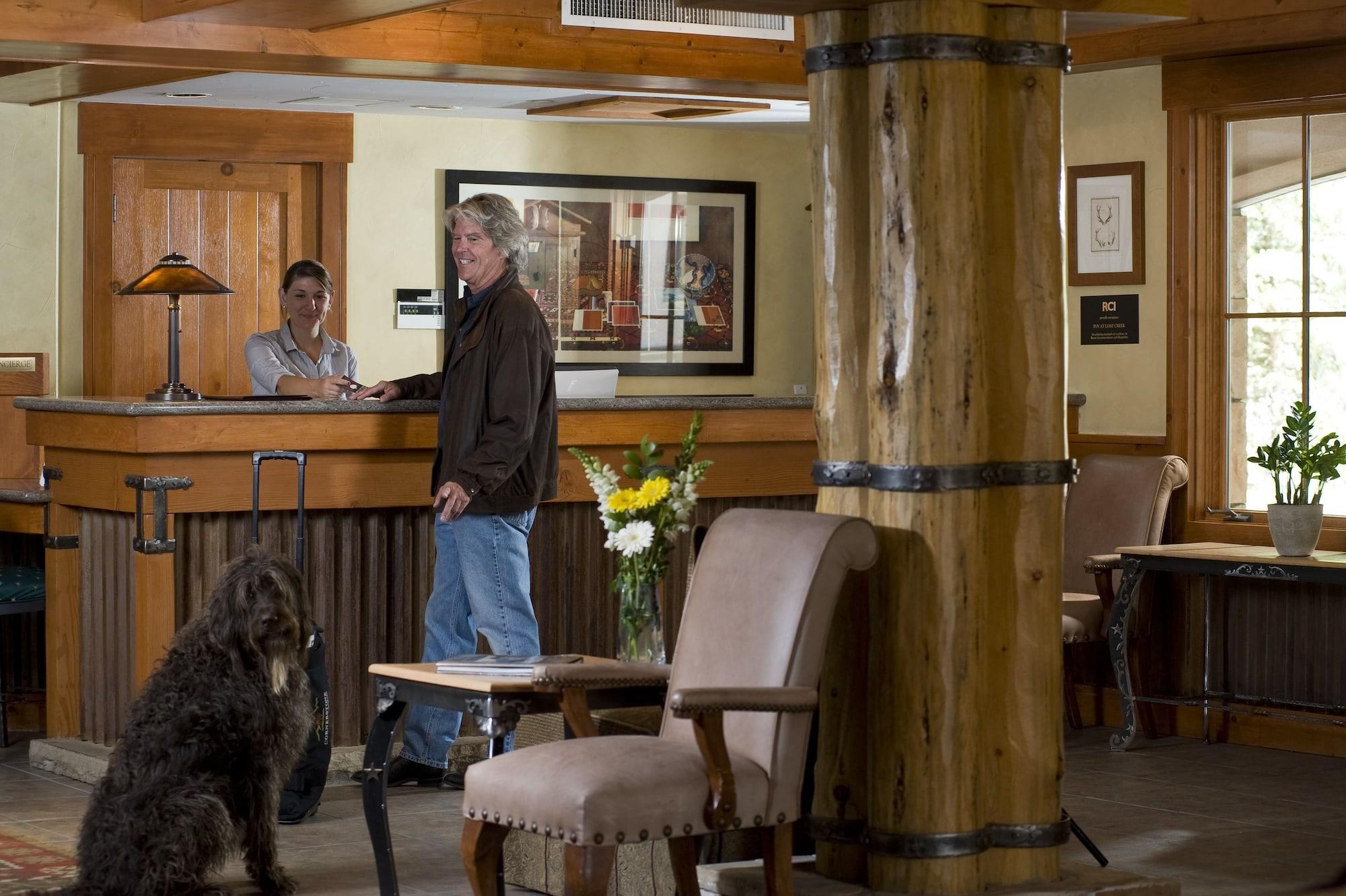 Vista Lobby Inn at Lost Creek