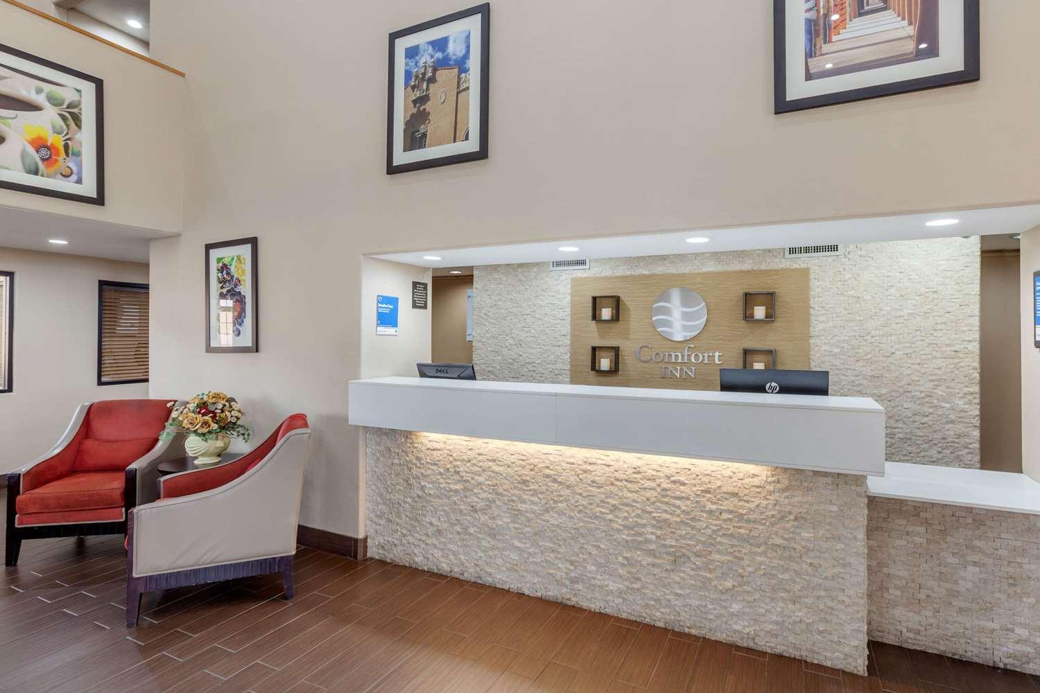 Vista Lobby Comfort Inn Santa Fe