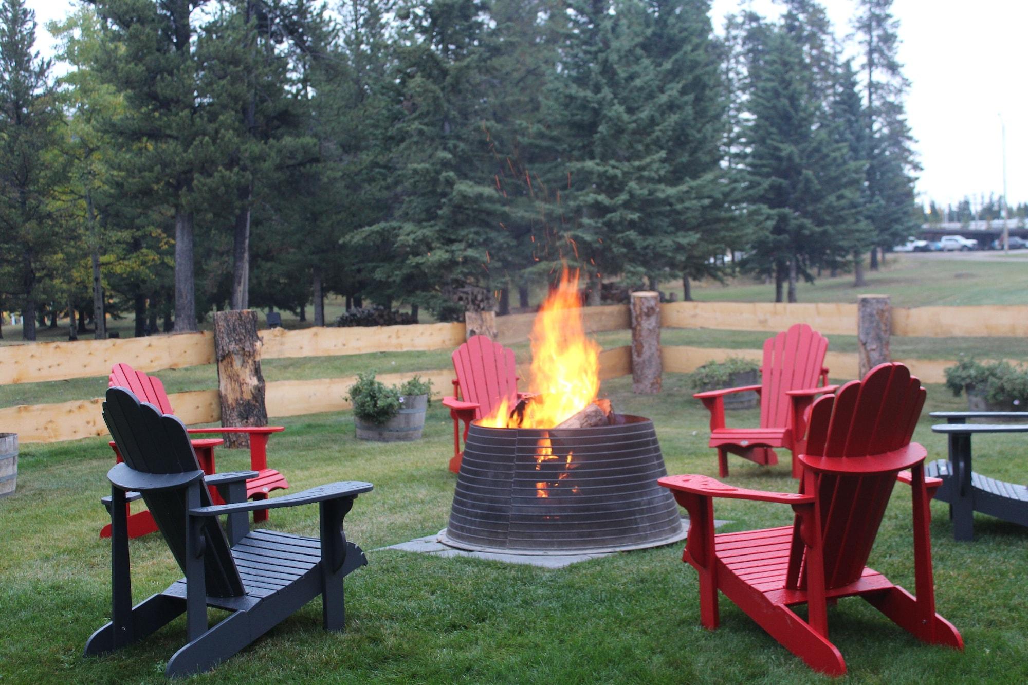 Vista Exterior Grande Cache Hotel