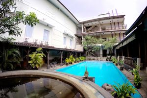 Alojamiento - Grand Guci Hotel