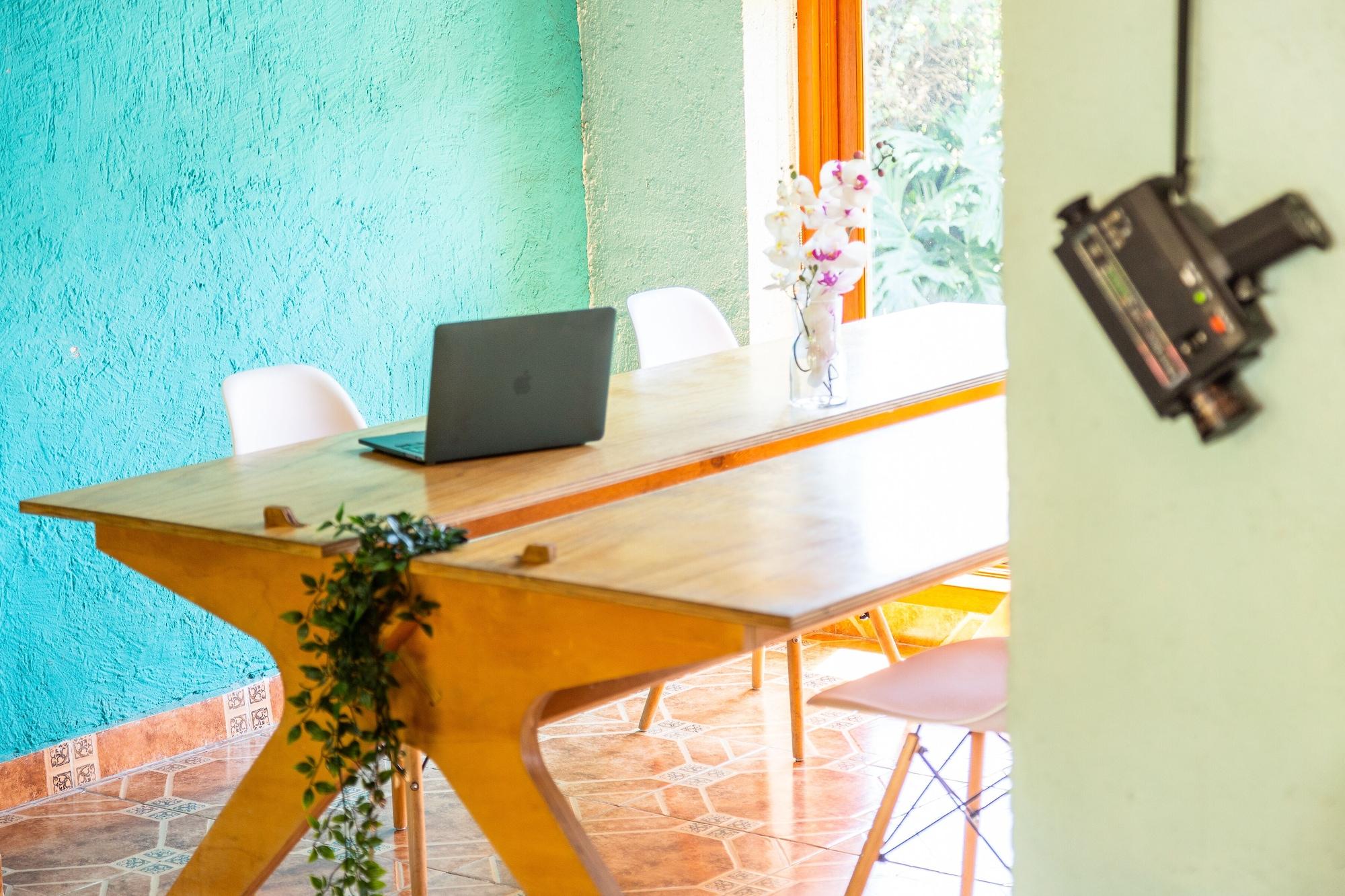 Sala de Reuniones Colibrí Turquesa