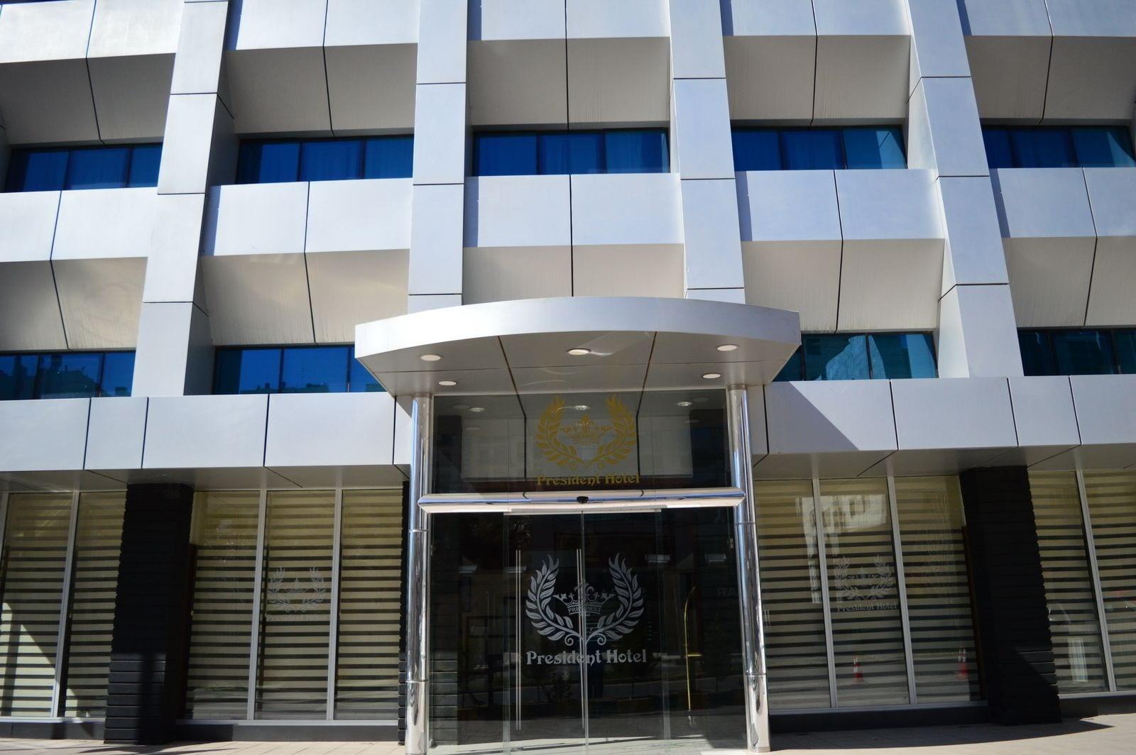 Vista Exterior President hotel