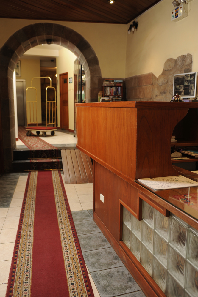 Del Prado Inn by null