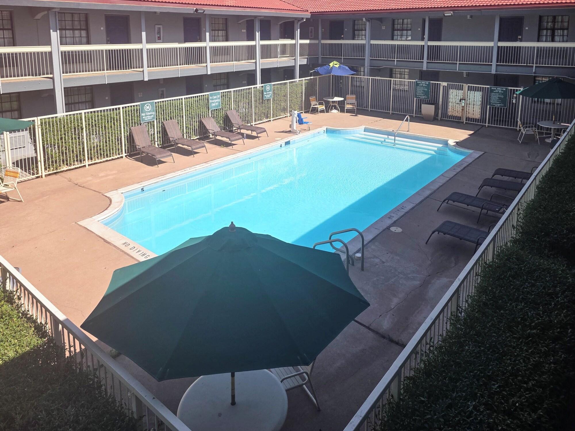 Varios Motel 6 Aurora, CO – Medical Center