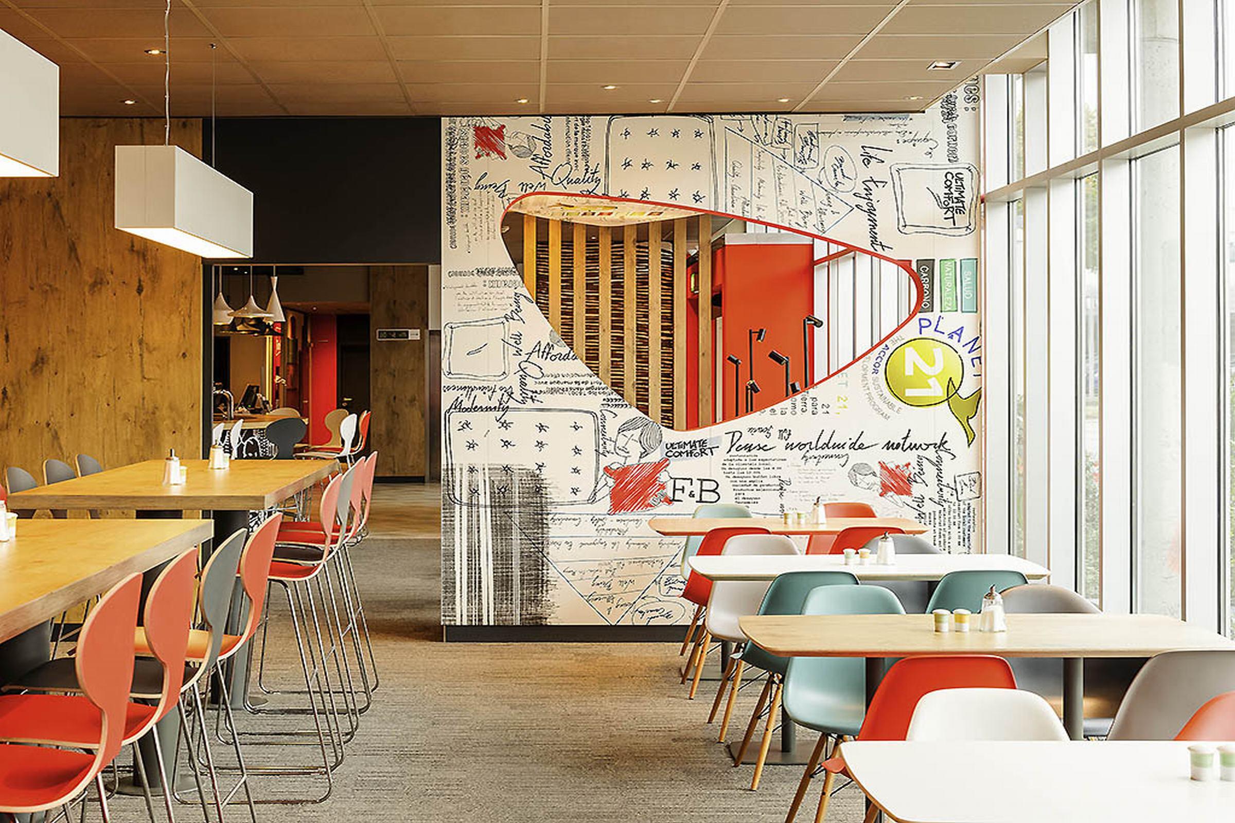 Bar/Salón ibis Luebeck