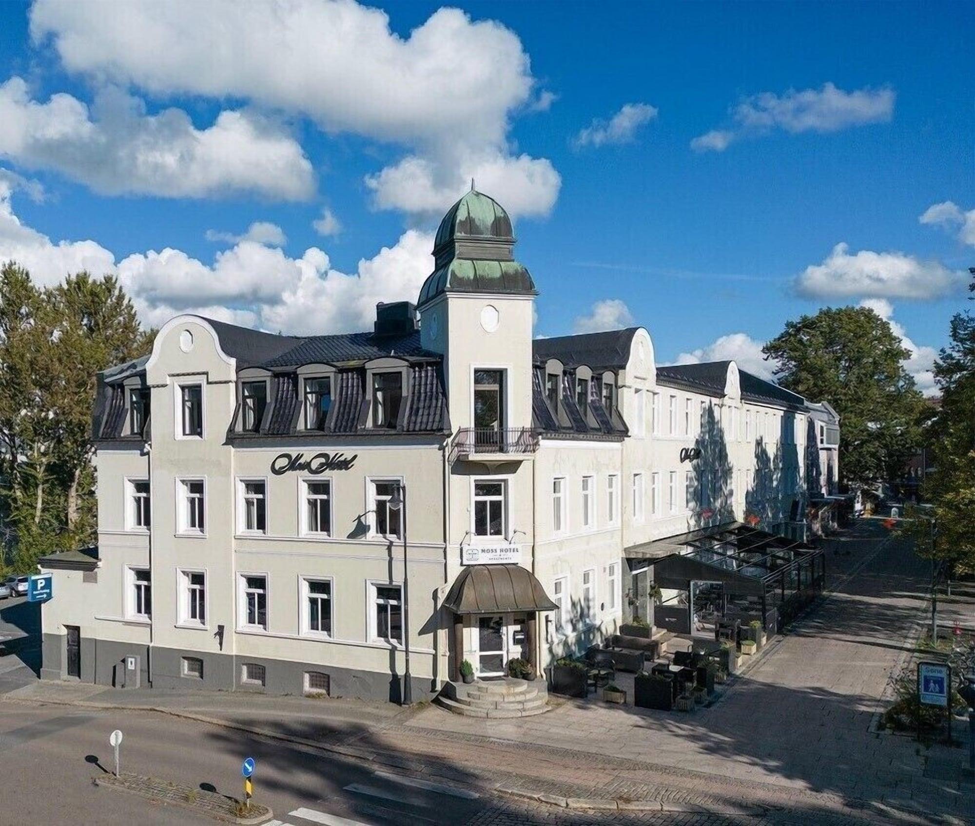 Varios Moss Hotel & Apartments
