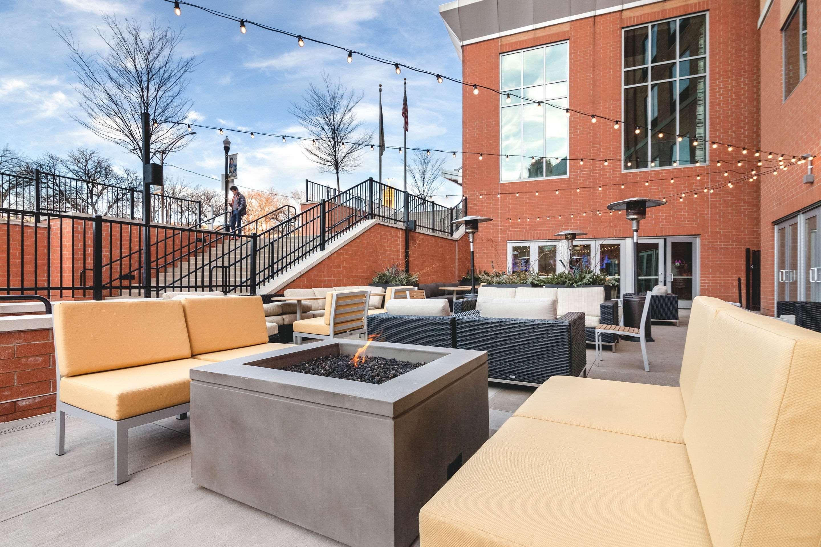 Vista Exterior Cambria Hotel Pittsburgh - Downtown