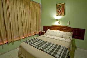 Alojamiento - Krystal Hotel