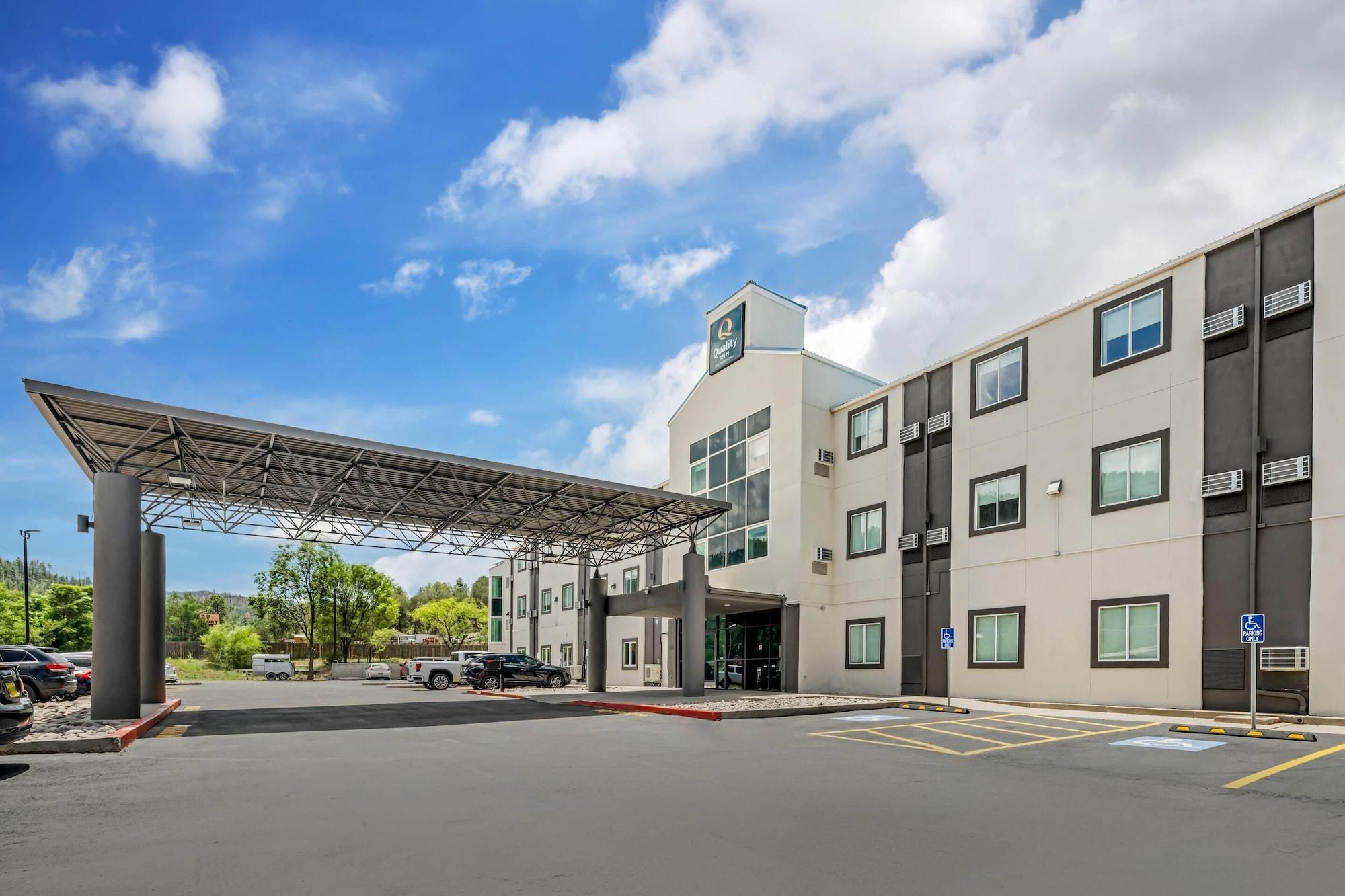 Vista Exterior Quality Inn Ruidoso