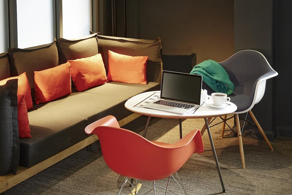 Vista Lobby ibis London Stratford