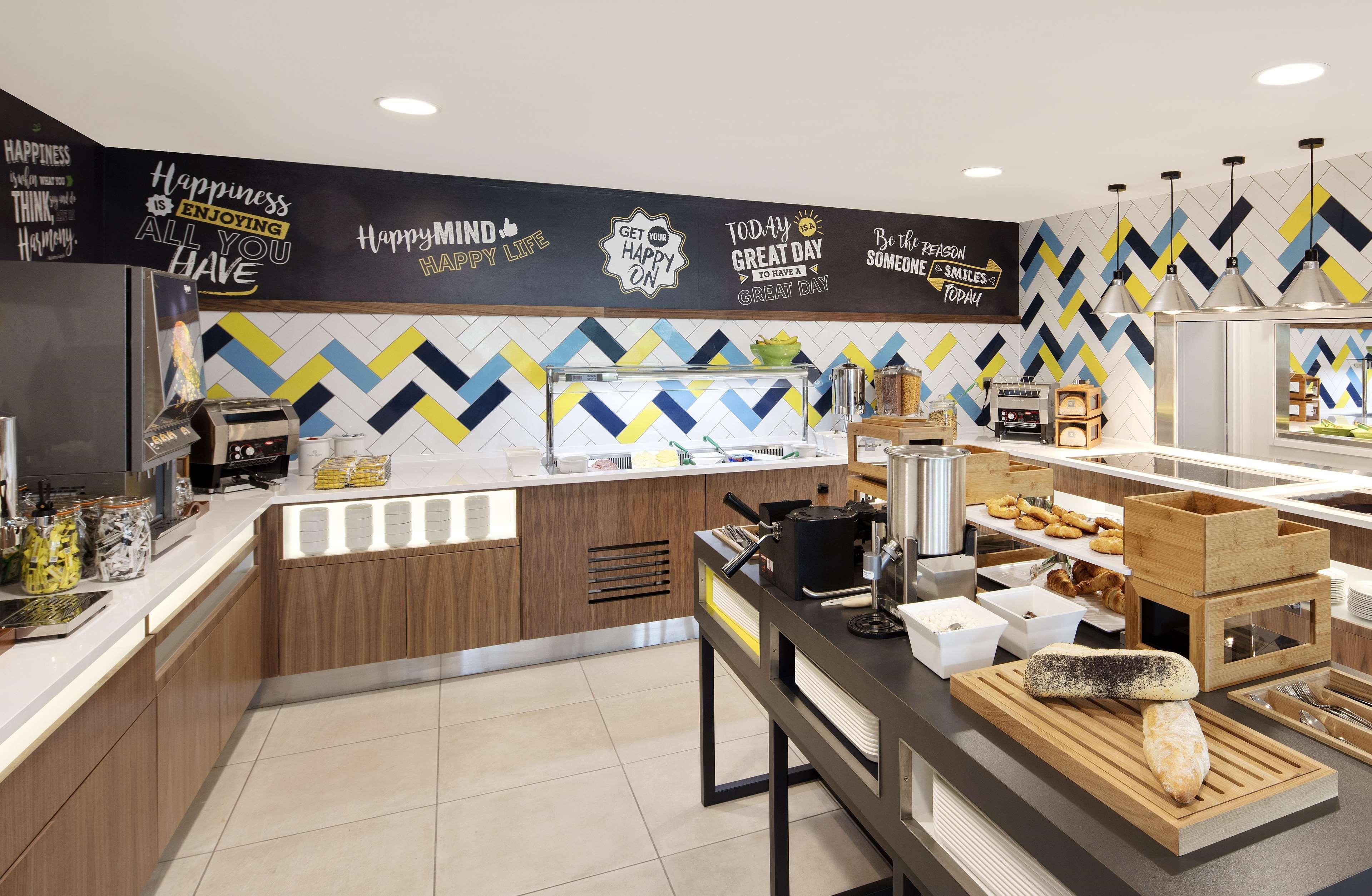 Restaurant Hampton By Hilton London Stansted Airport