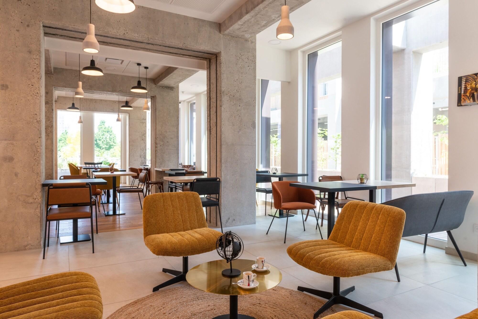 Vista Lobby The Originals Le Monde Paris Ivry Confluence