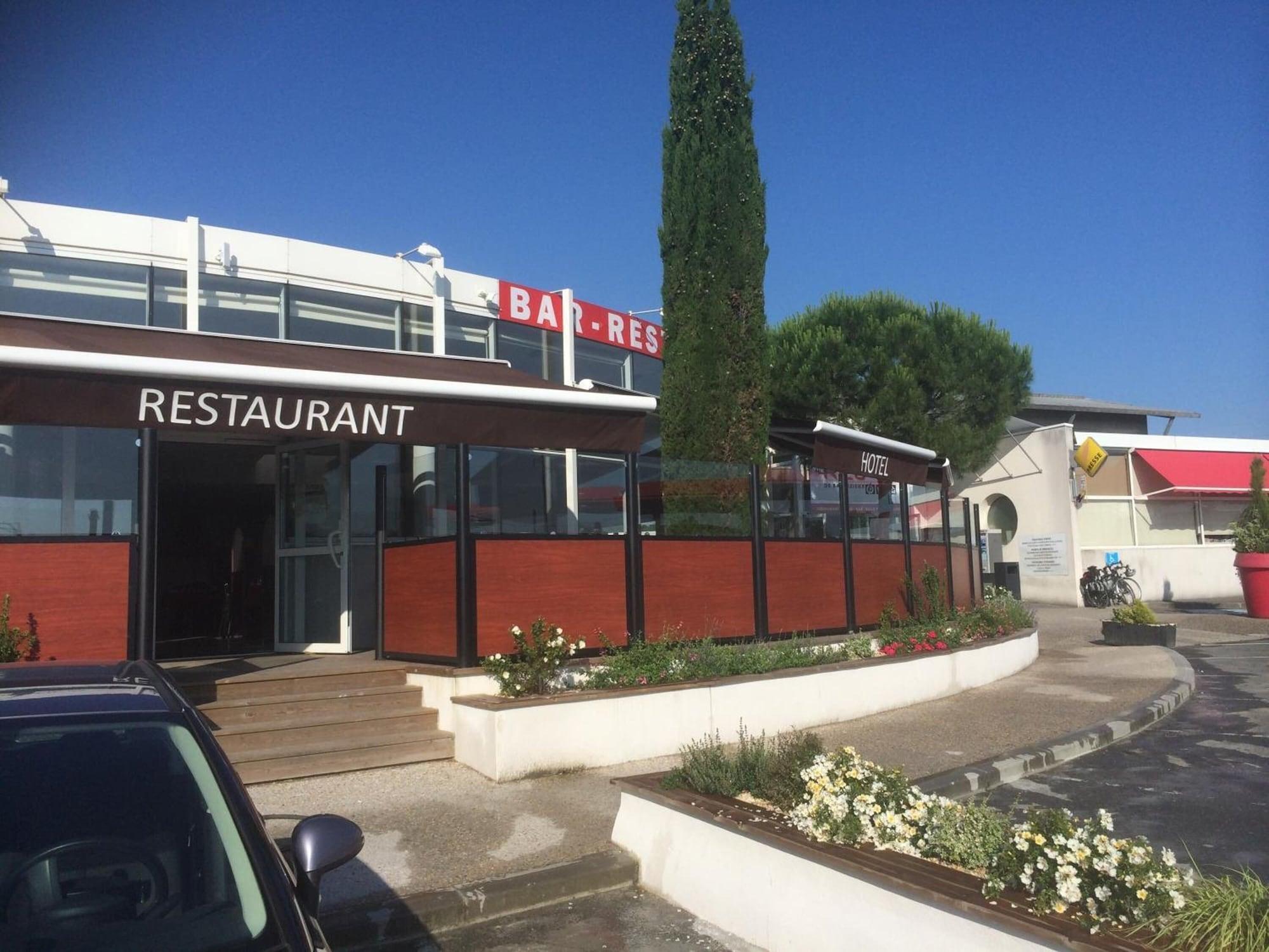 Vista Exterior Le Relais de Barbezieux