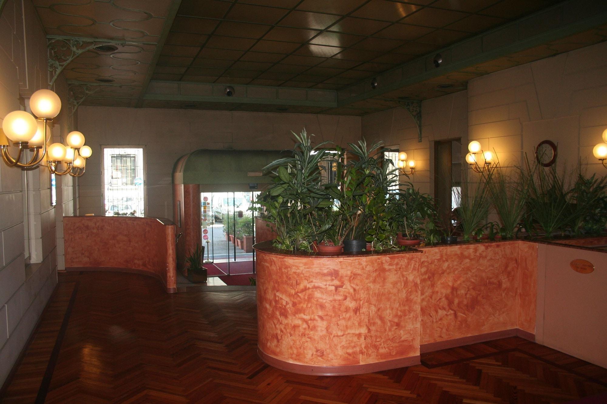 Vista Lobby Albert Hotel
