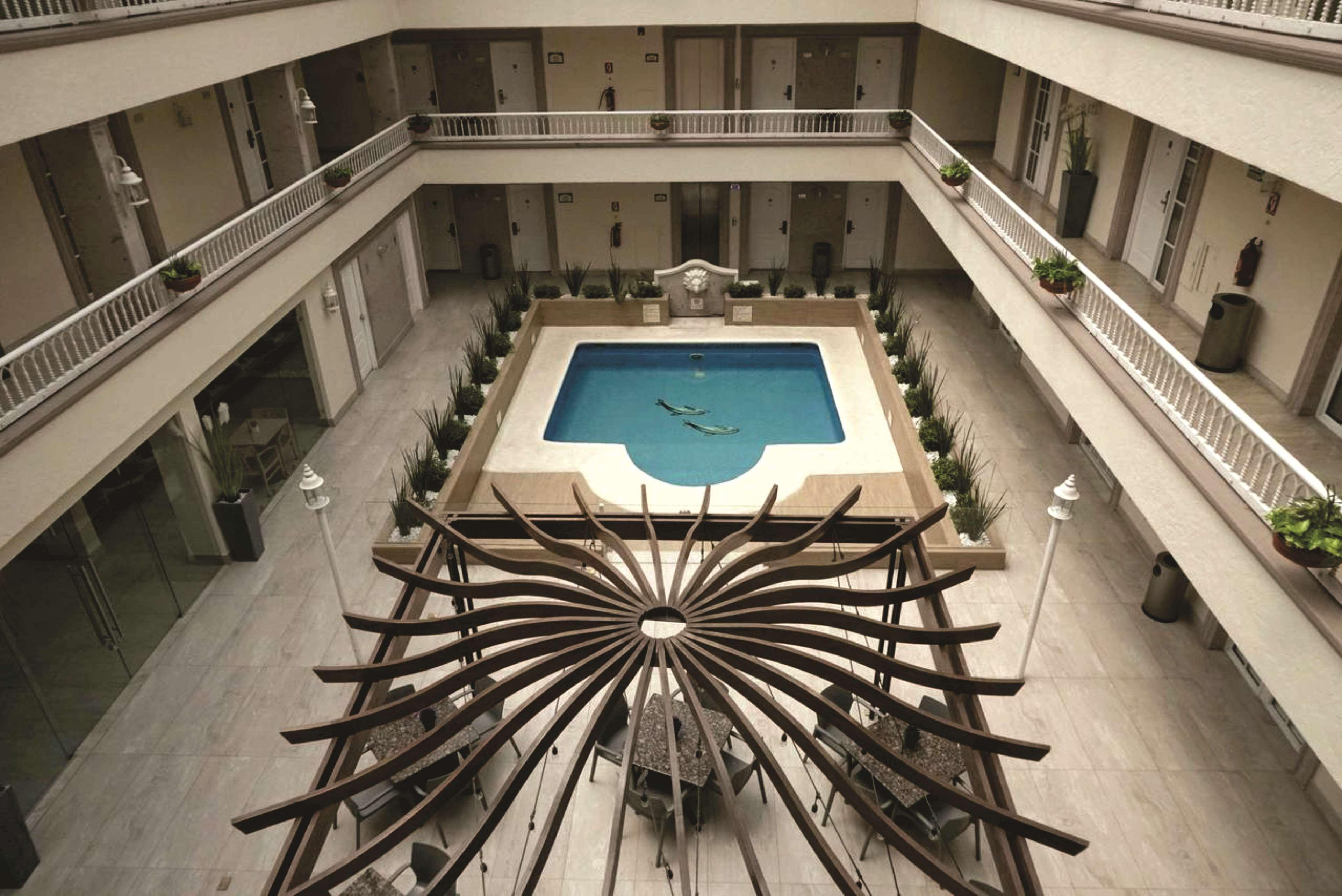 Vista Piscina Best Western Plus Monterrey Colon