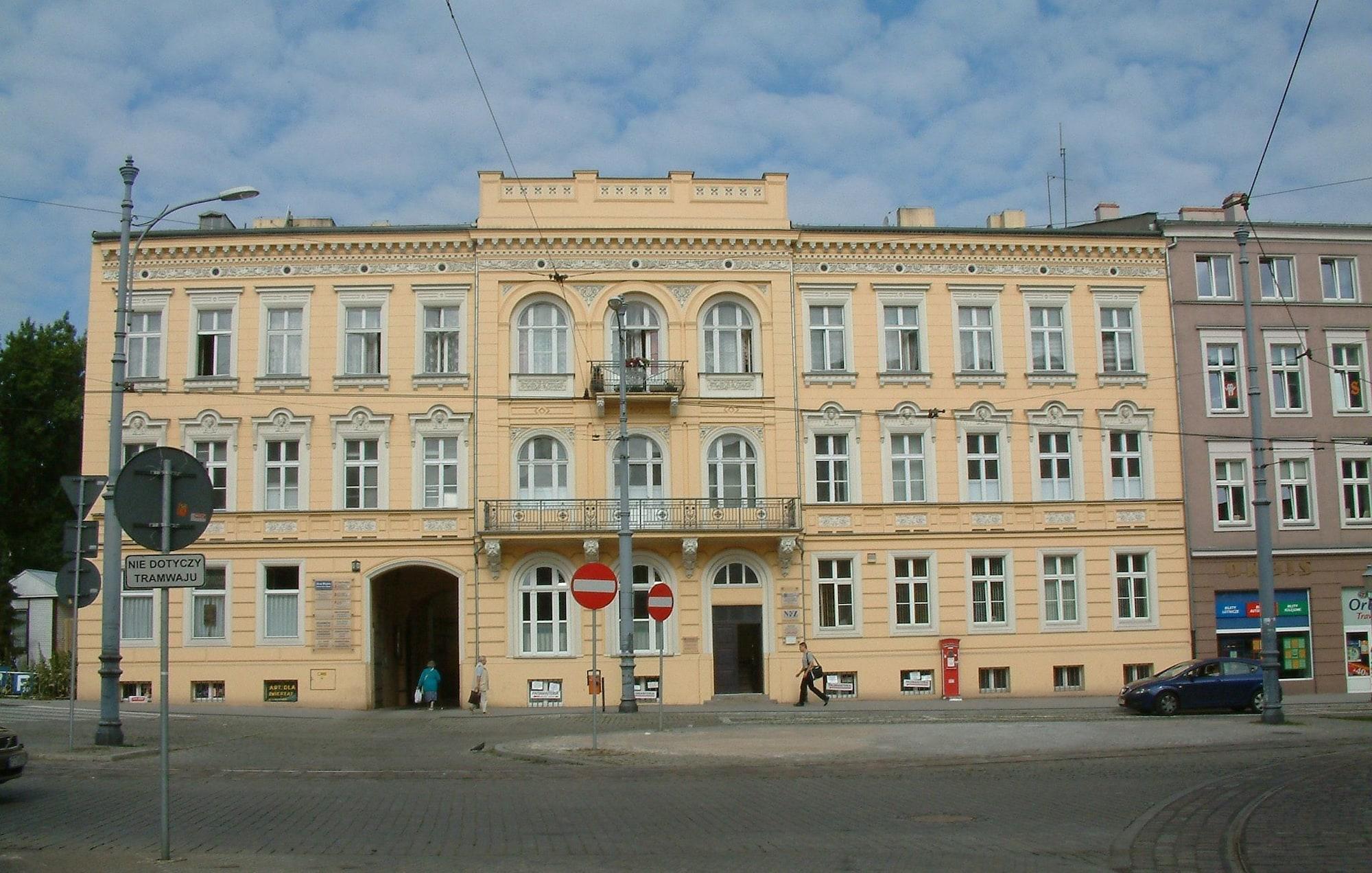Varios HOTELE SIGNUM SPÓŁKA AKCYJNA