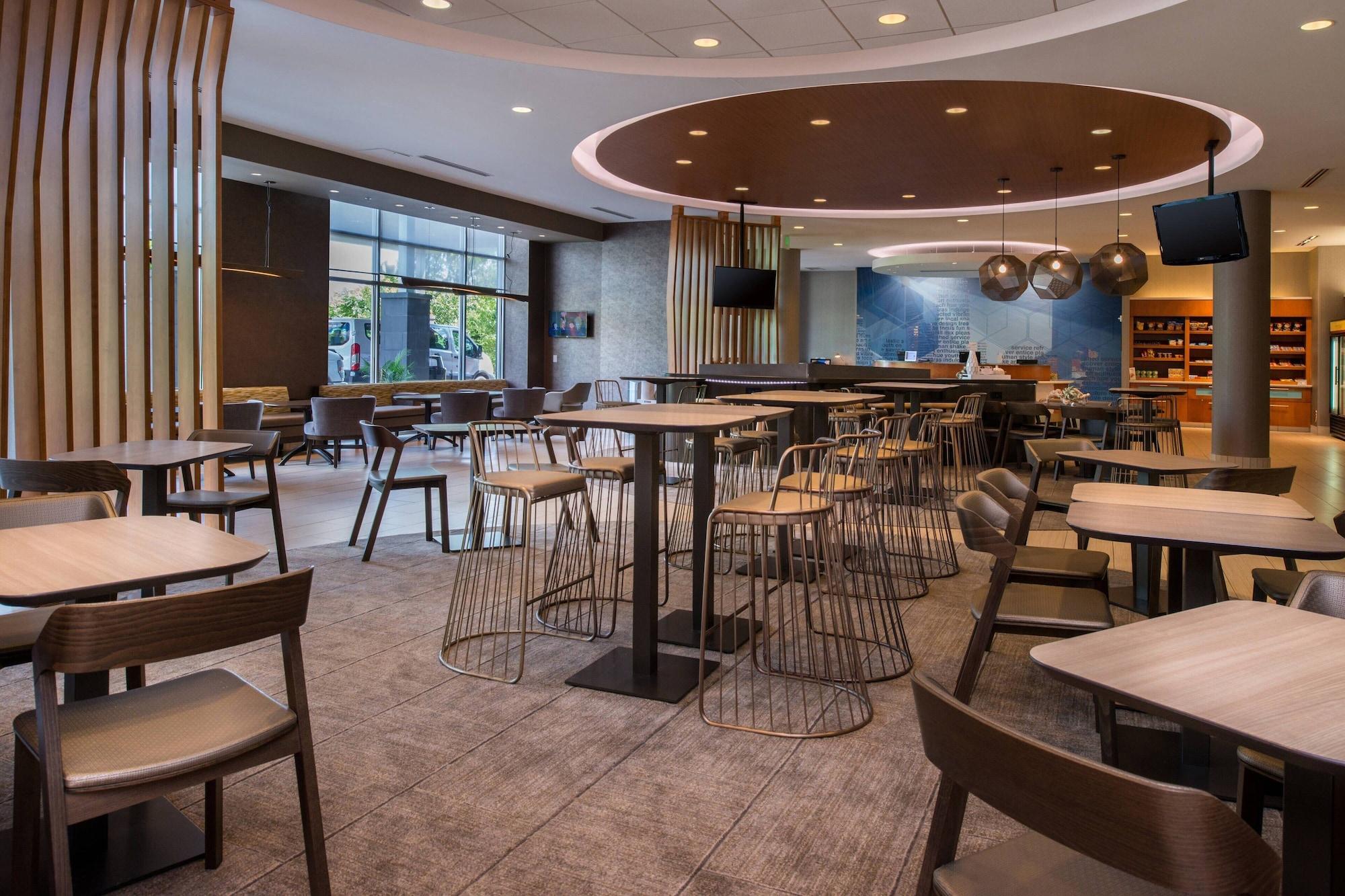 Vista Lobby SpringHill Suites by Marriott Pittsburgh Southside Works