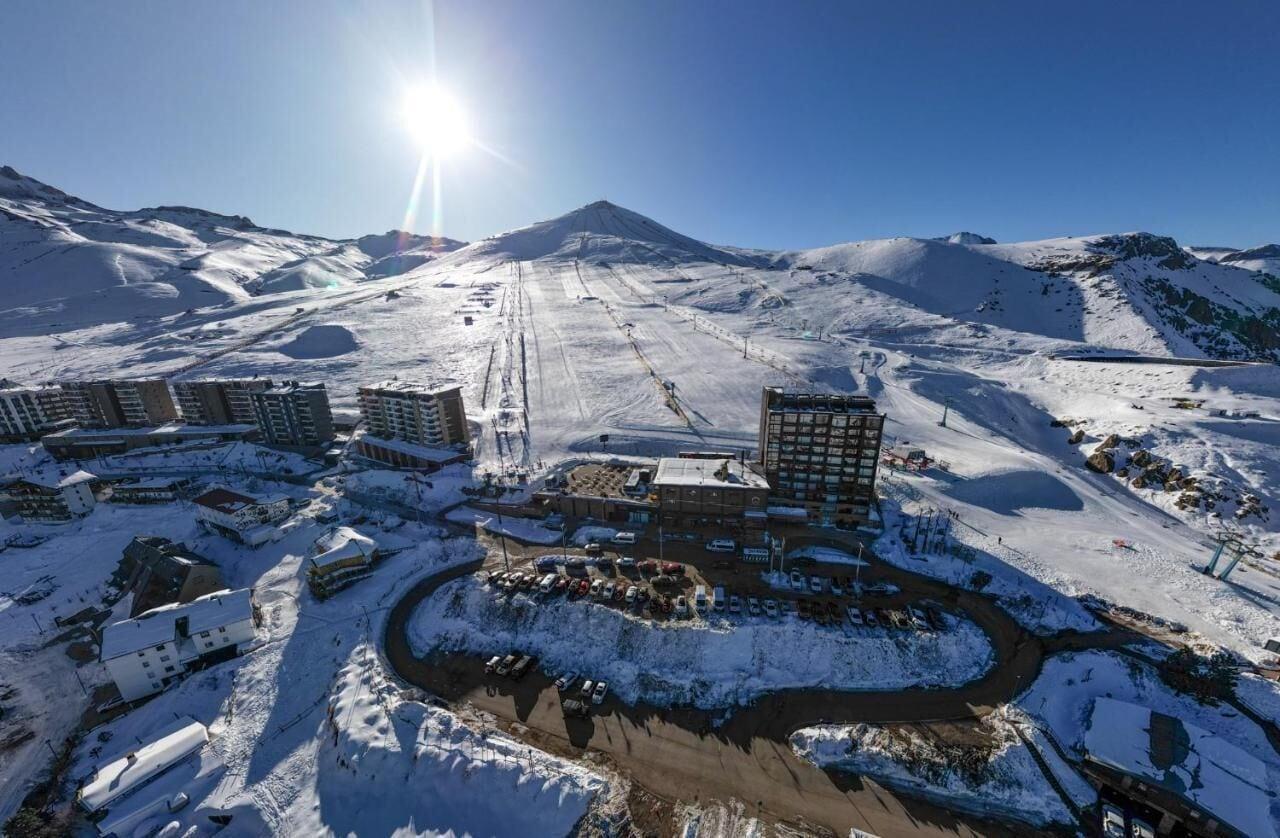 Vista da fachada Gran Parador Apartments Ski Center El Colorado Farellones.