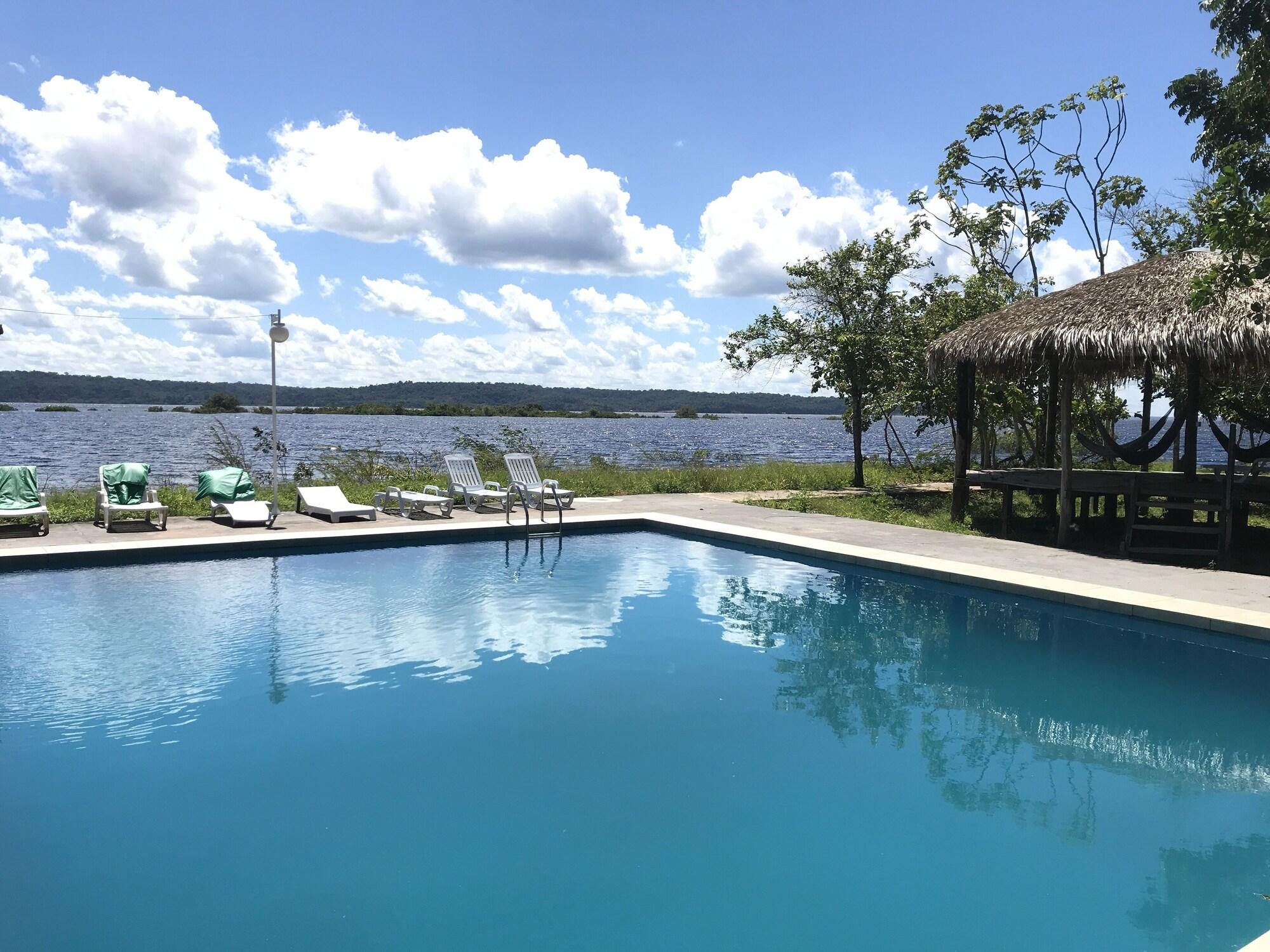 Vista da piscina Anaconda Amazon Resort