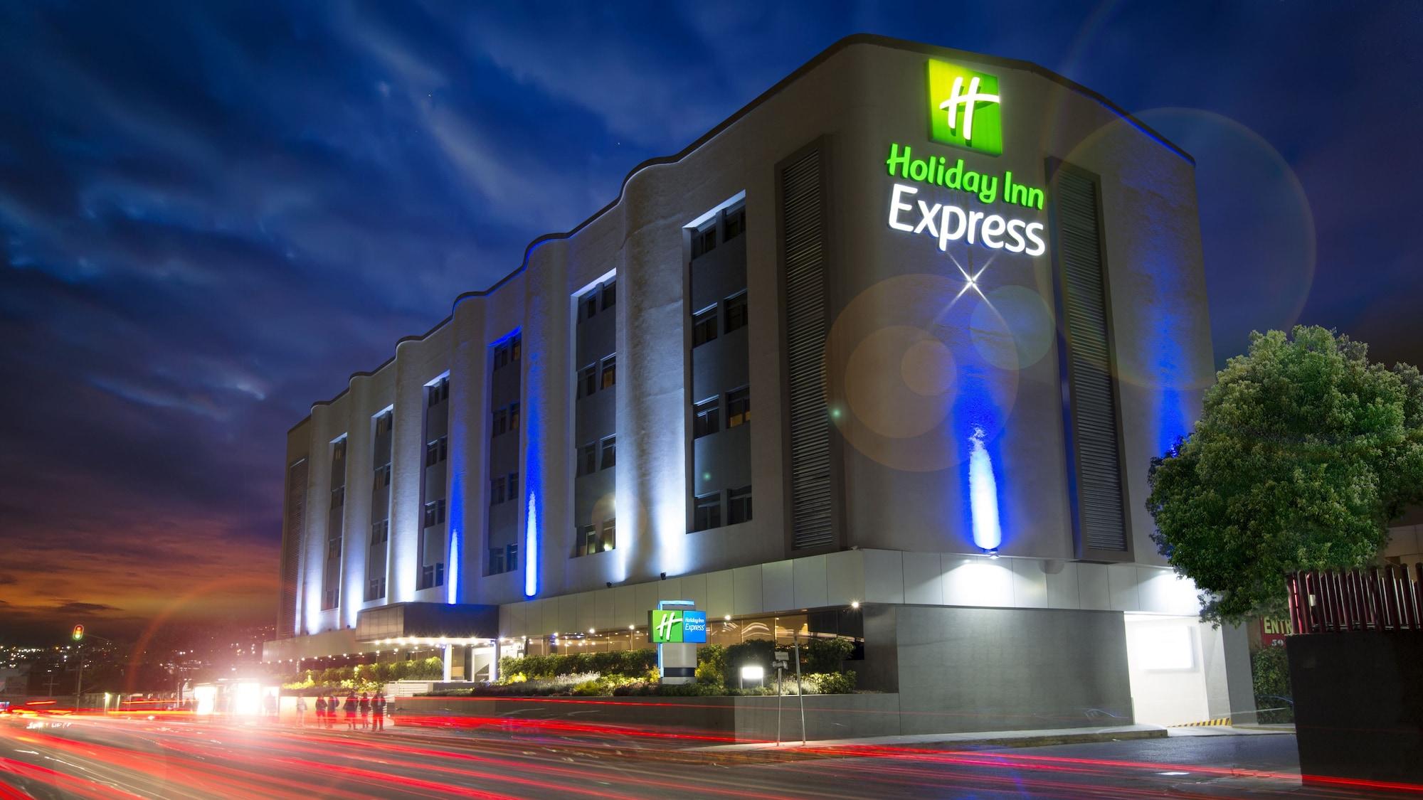 Vista Exterior Holiday Inn Express Mexico - Toreo by IHG