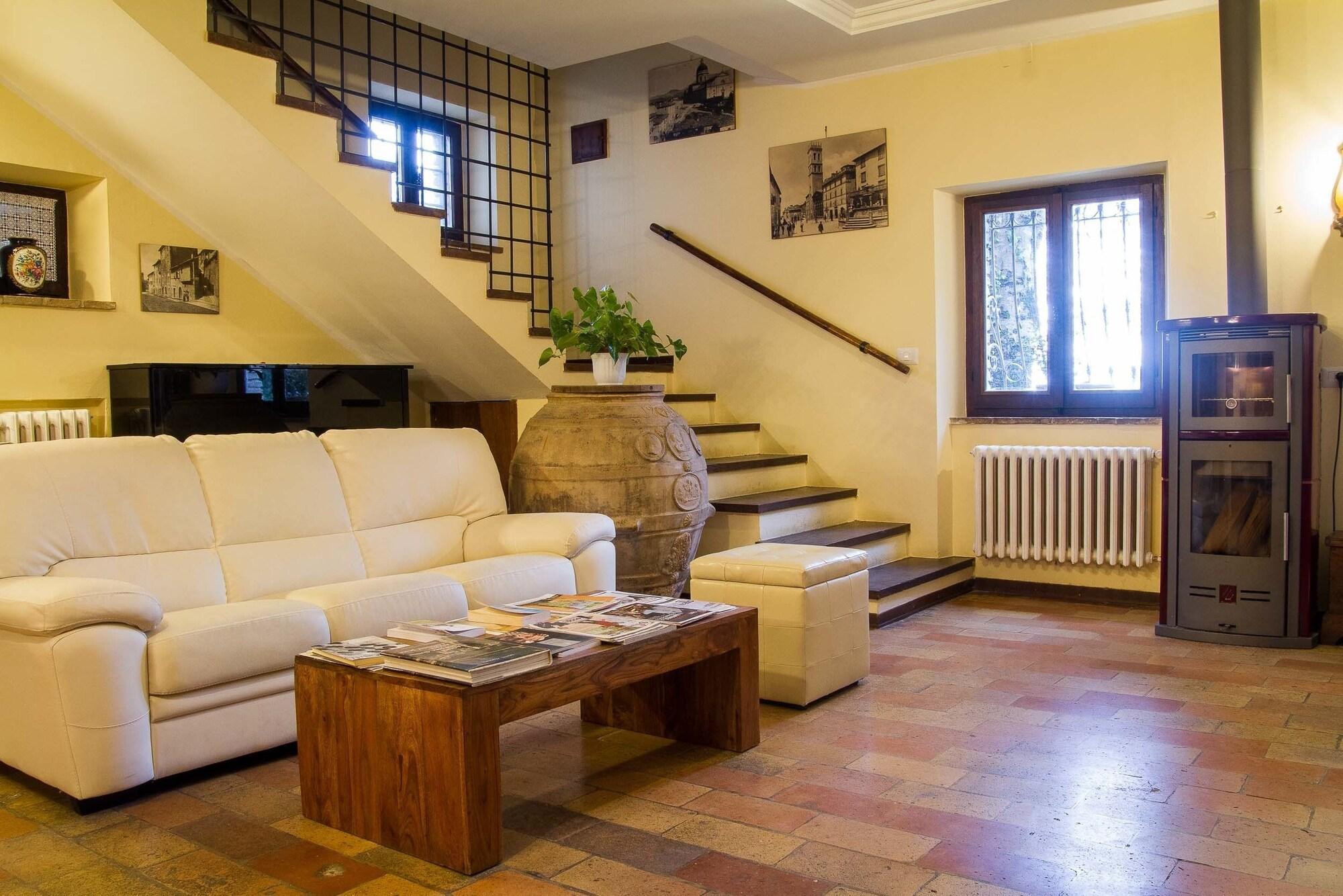 Vista Lobby All'Ombra di San Damiano