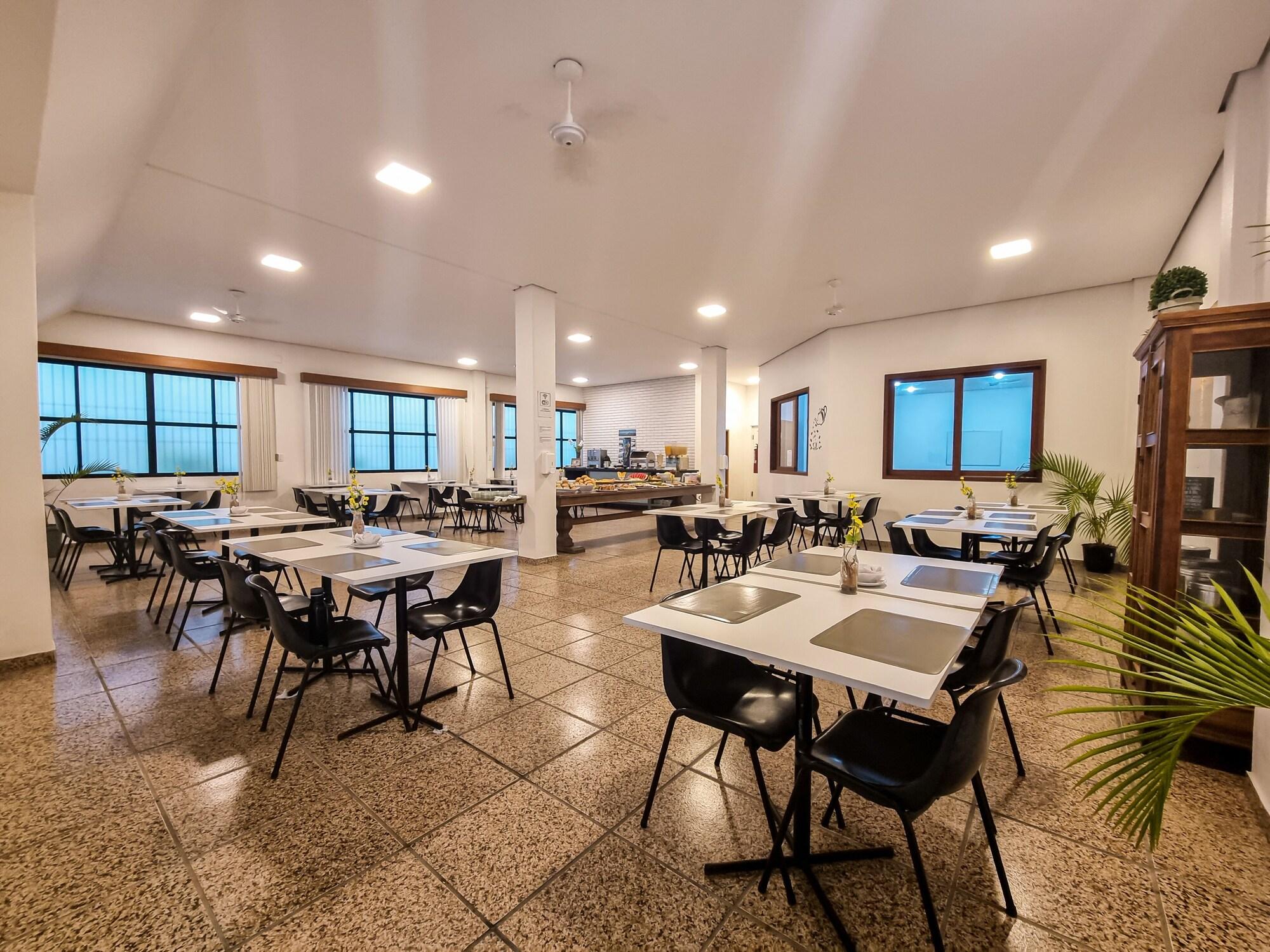 Varios Canas Gold Praia Hotel