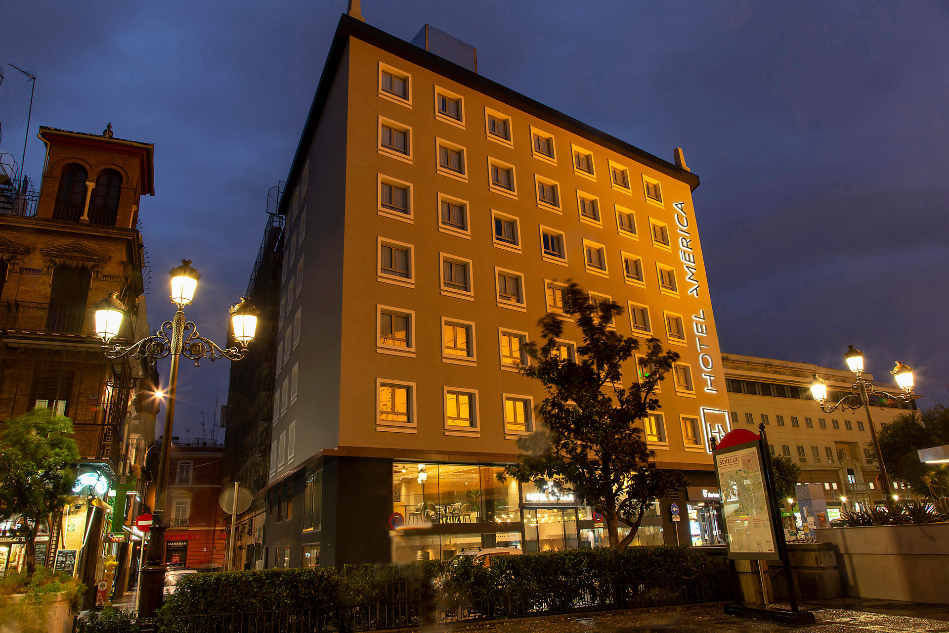 Vista Exterior Hotel América Sevilla