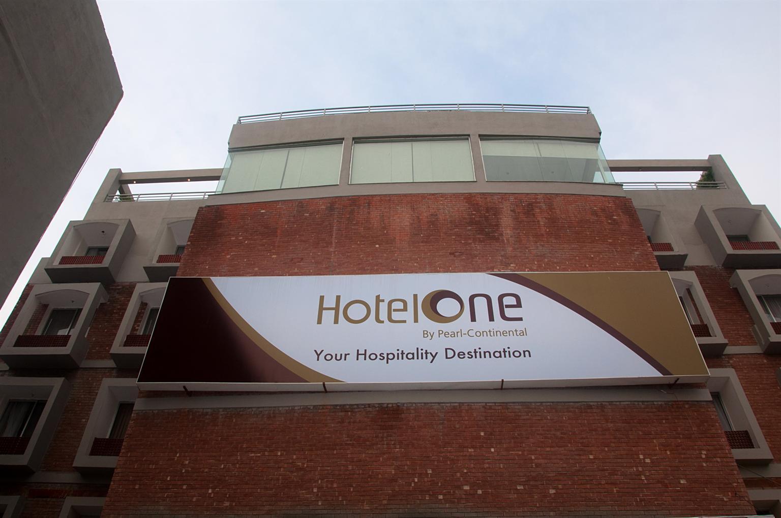 Varios Hotel One Down Town