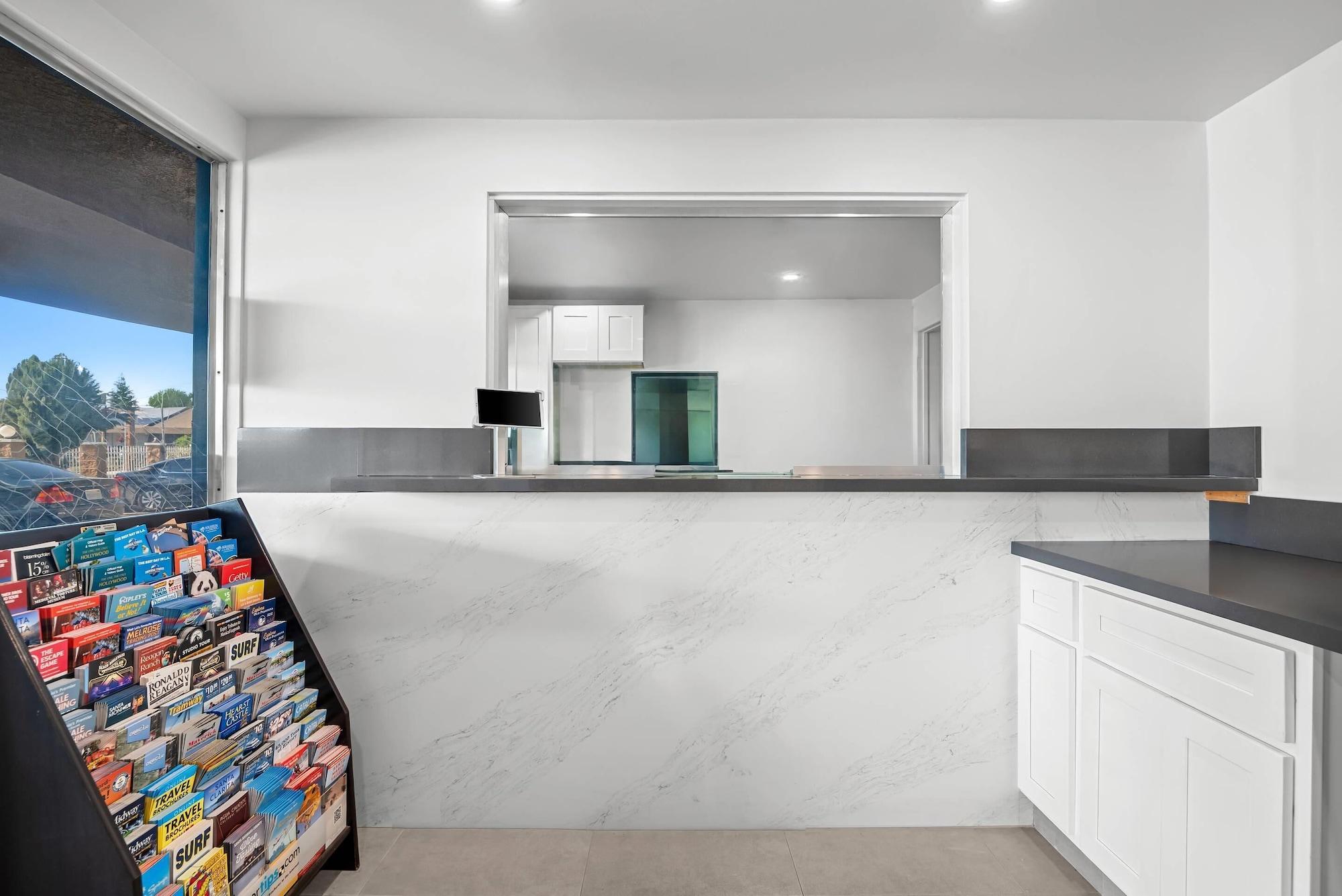 Vista Lobby Rodeway Inn Commerce - Los Angeles