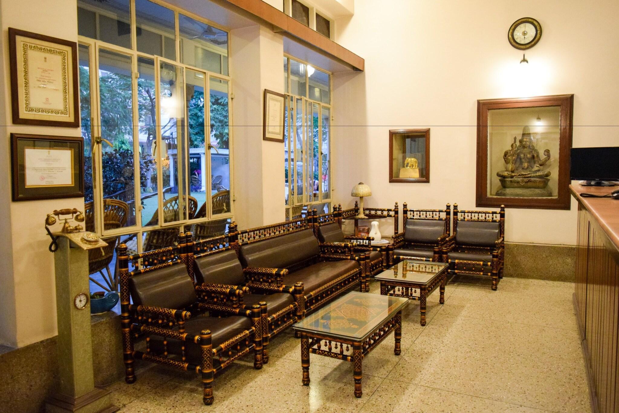Vista Lobby Arya Niwas