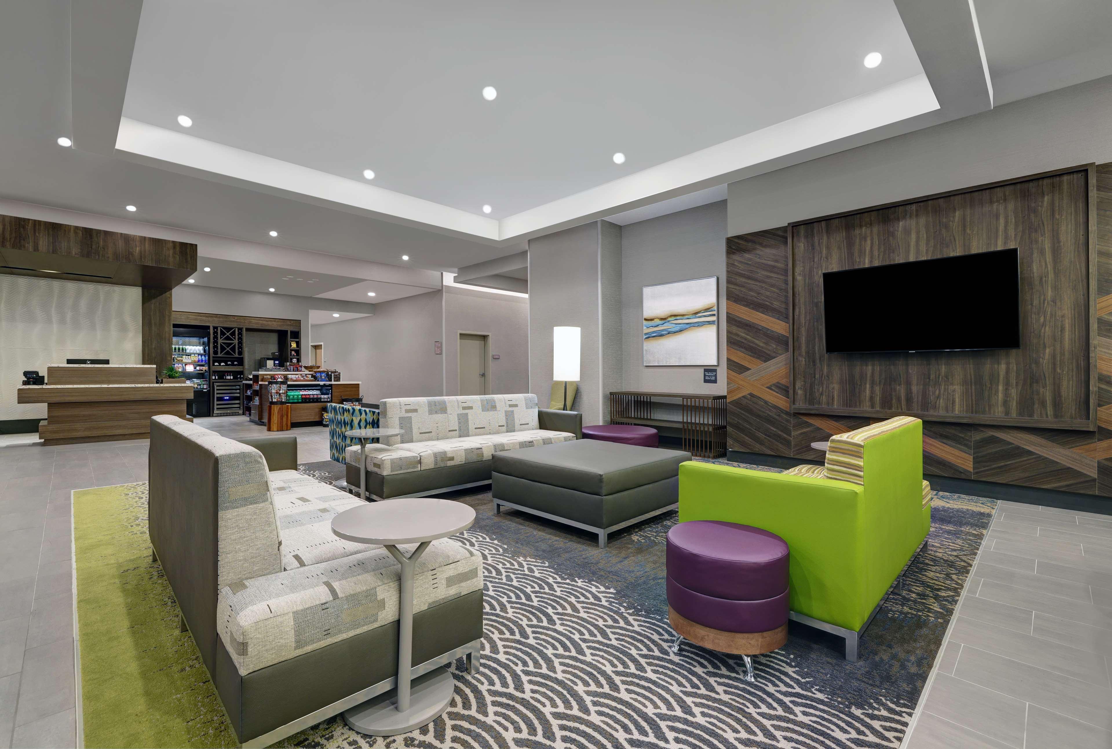 Vista Lobby Hilton Garden Inn Manassas
