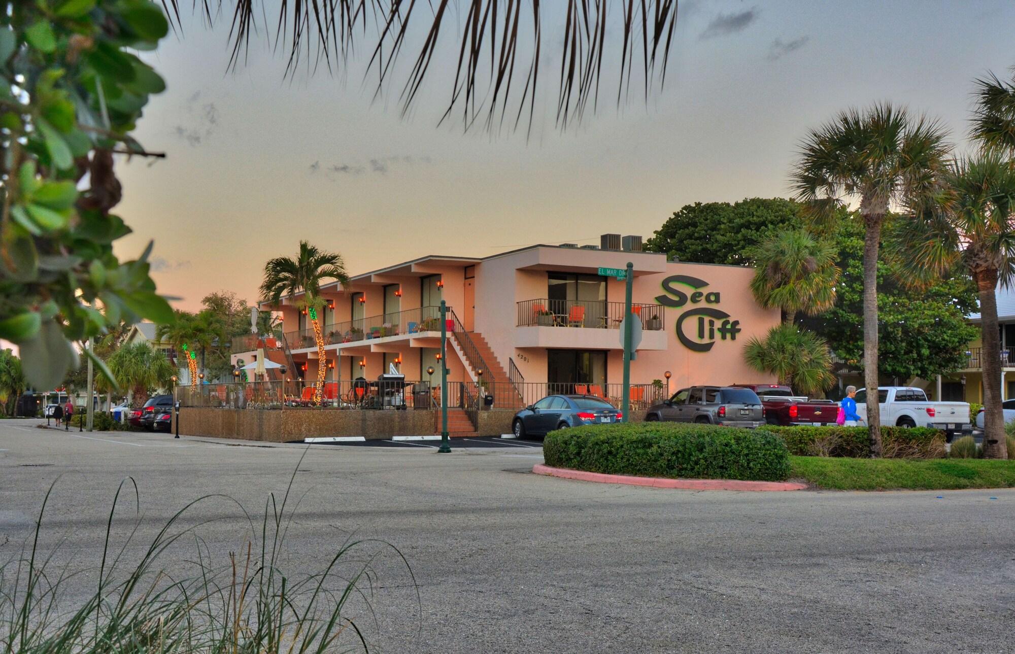 Varios Sea Cliff Motel