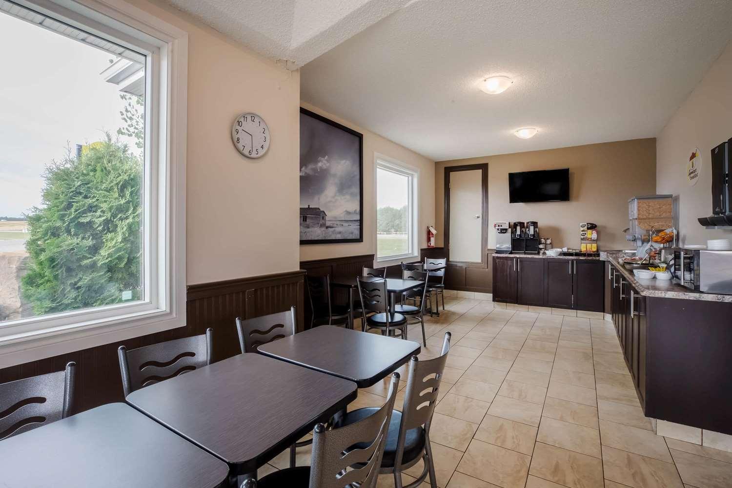 Restaurant Super 8 by Wyndham Smoky Lake