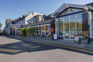 Alojamiento - Best Western Kings Manor Hotel