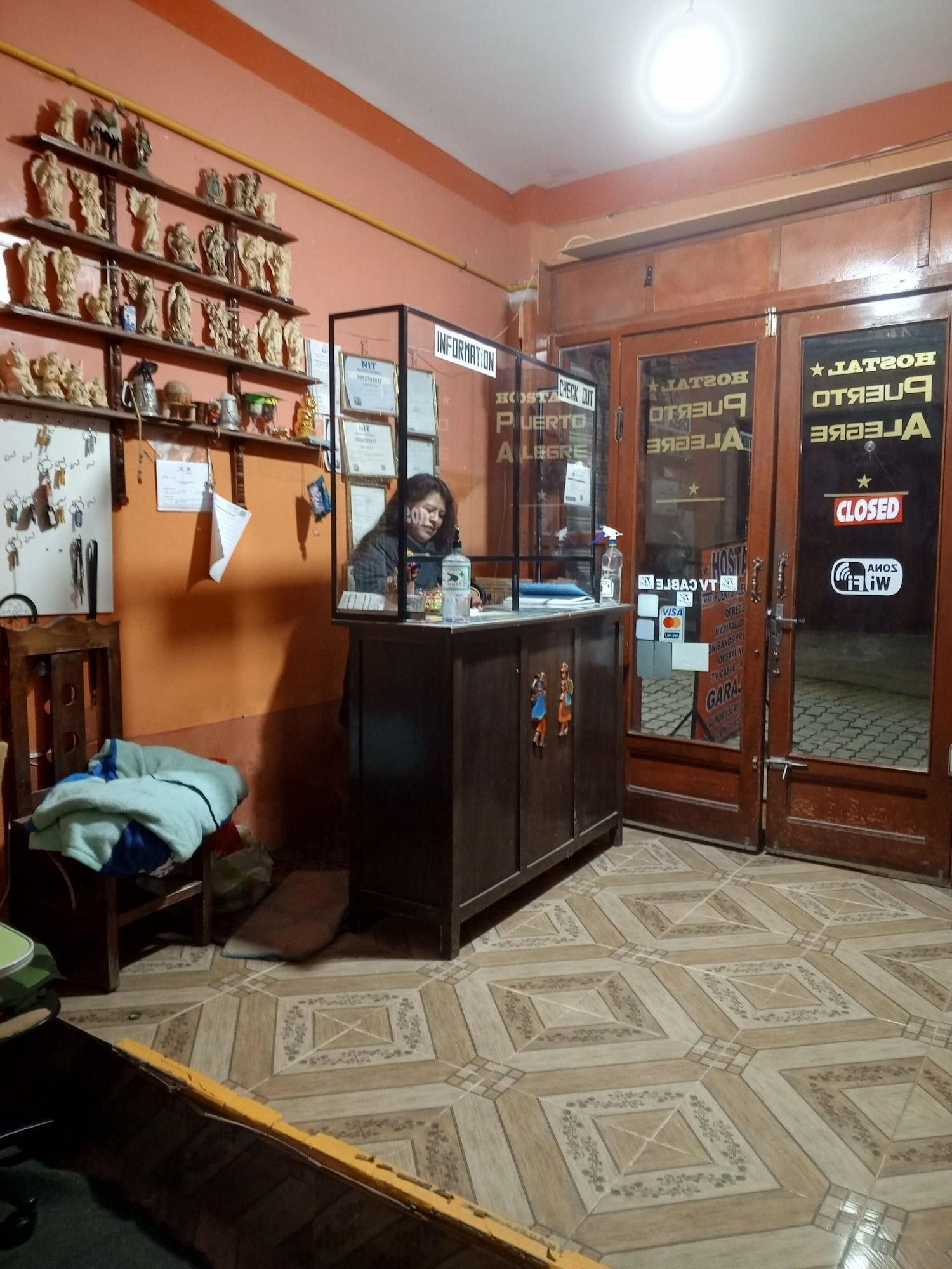 Vista Lobby Hostal Puerto Alegre