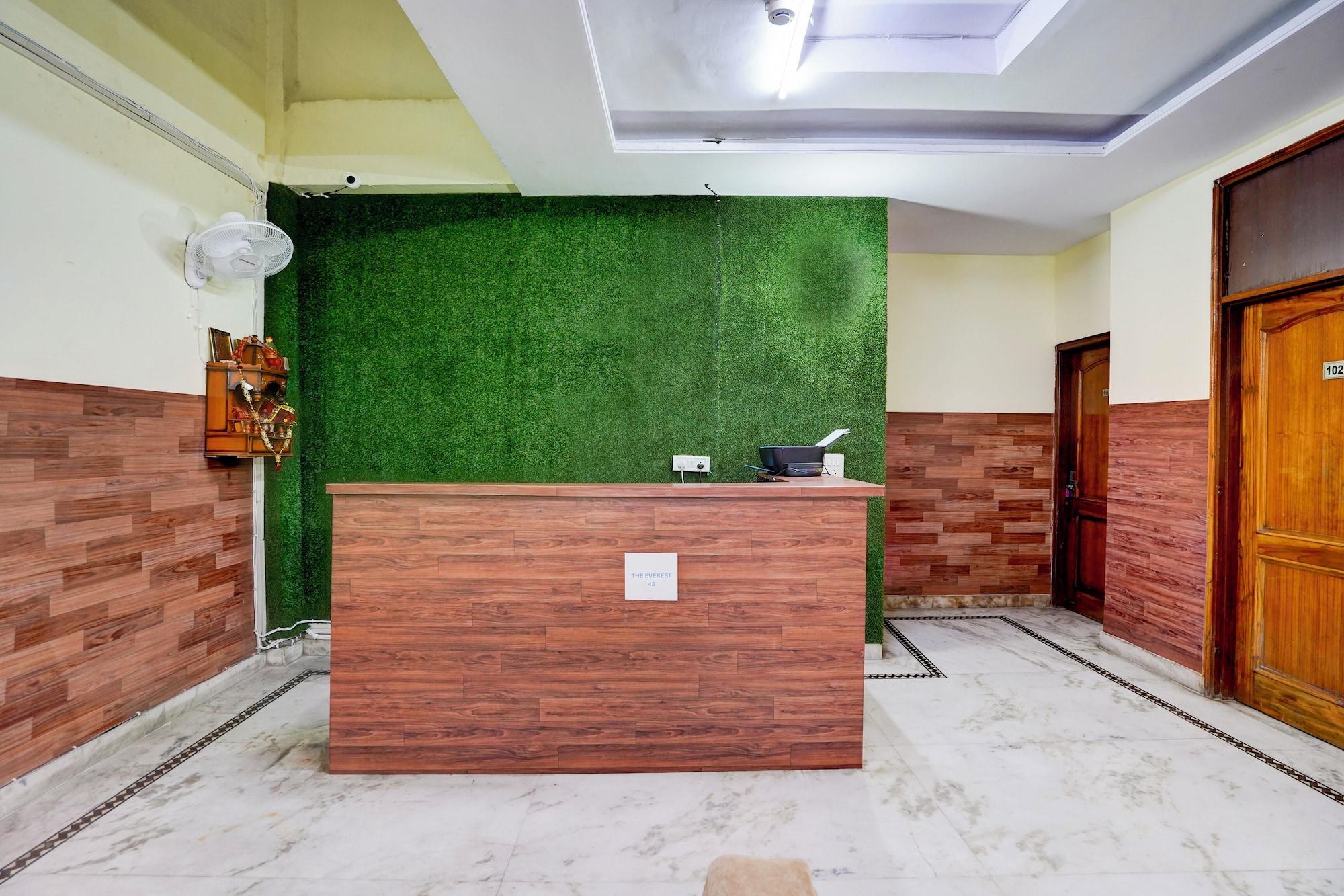 Vista Lobby The Everest 43