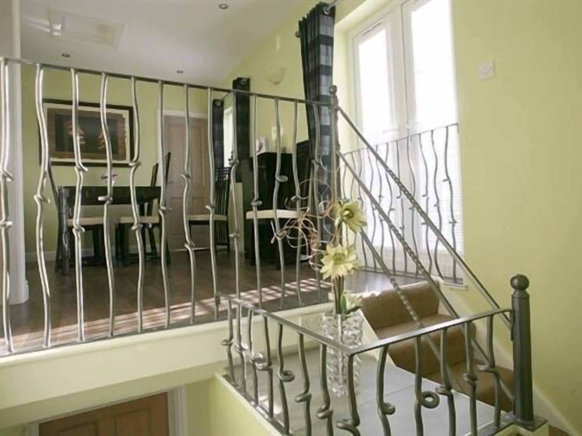 Varios Blossom House Bed & Breakfast