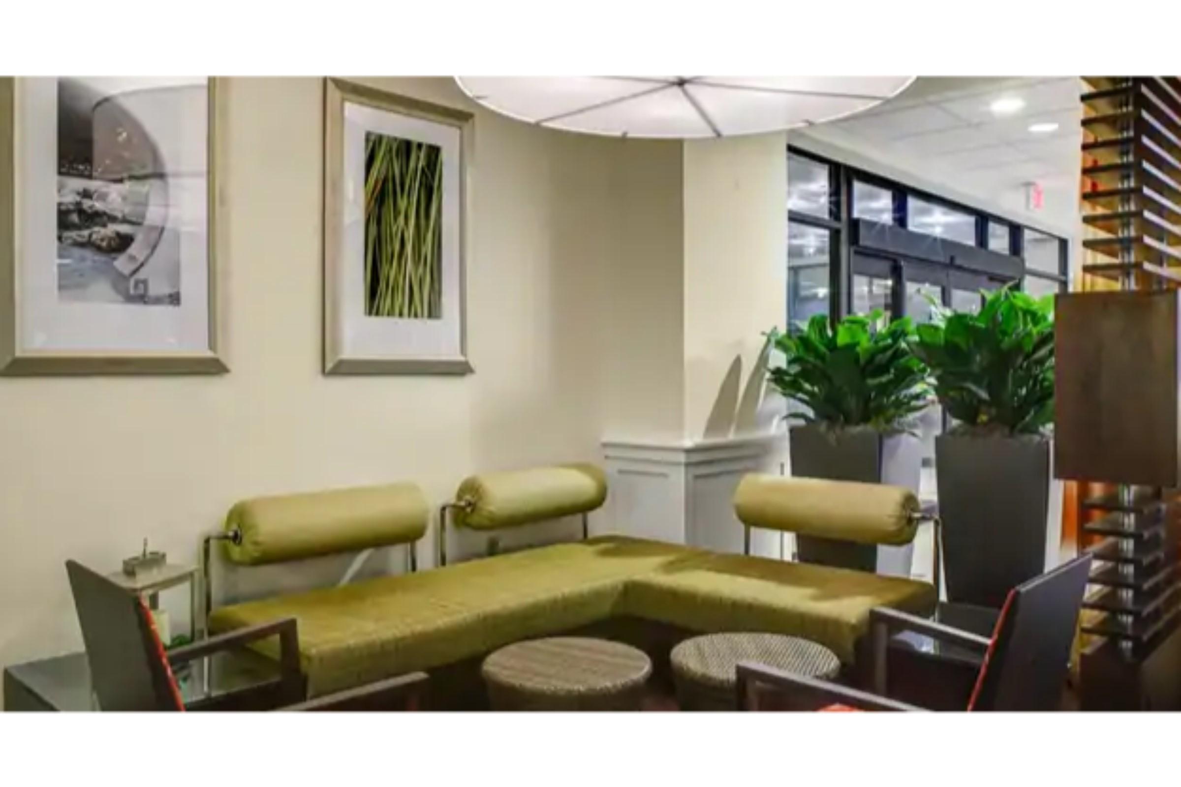 Vista Lobby Hilton Garden Inn Boston/Waltham