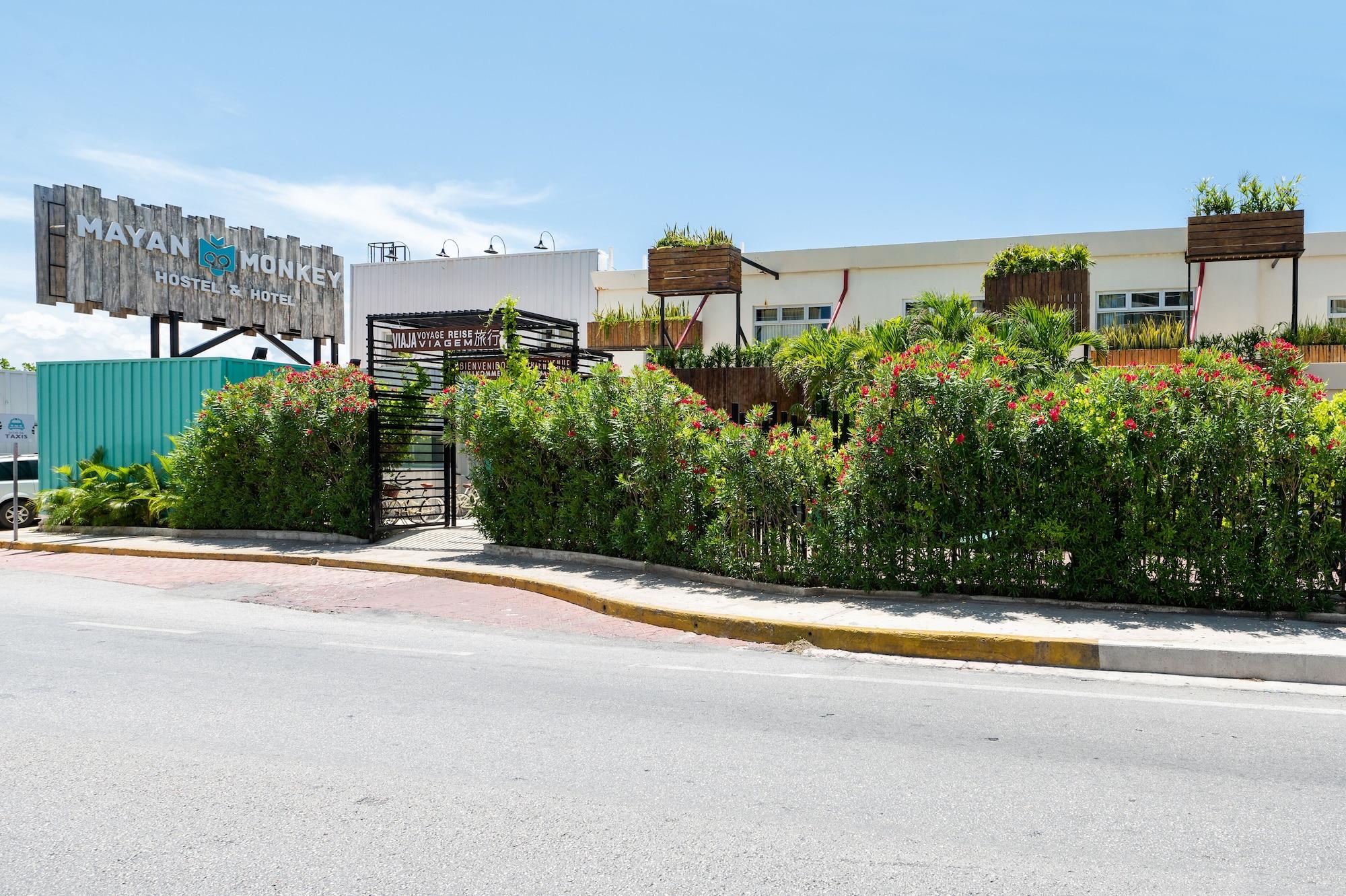 Vista Exterior Mayan Monkey Cancun | Social Hotel
